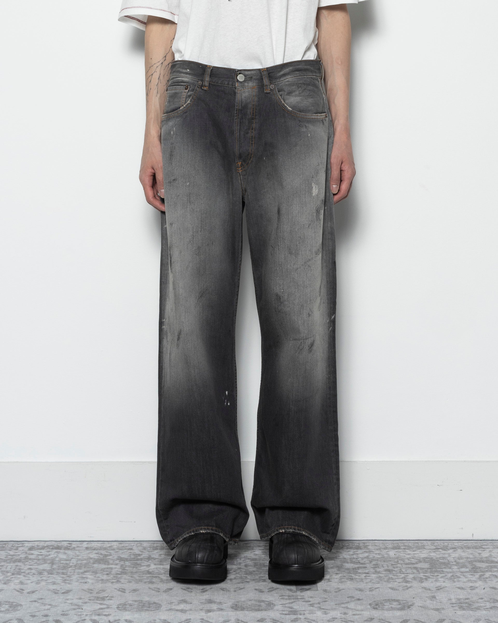 2021M Regular Fit Jeans in Black Trafalgar