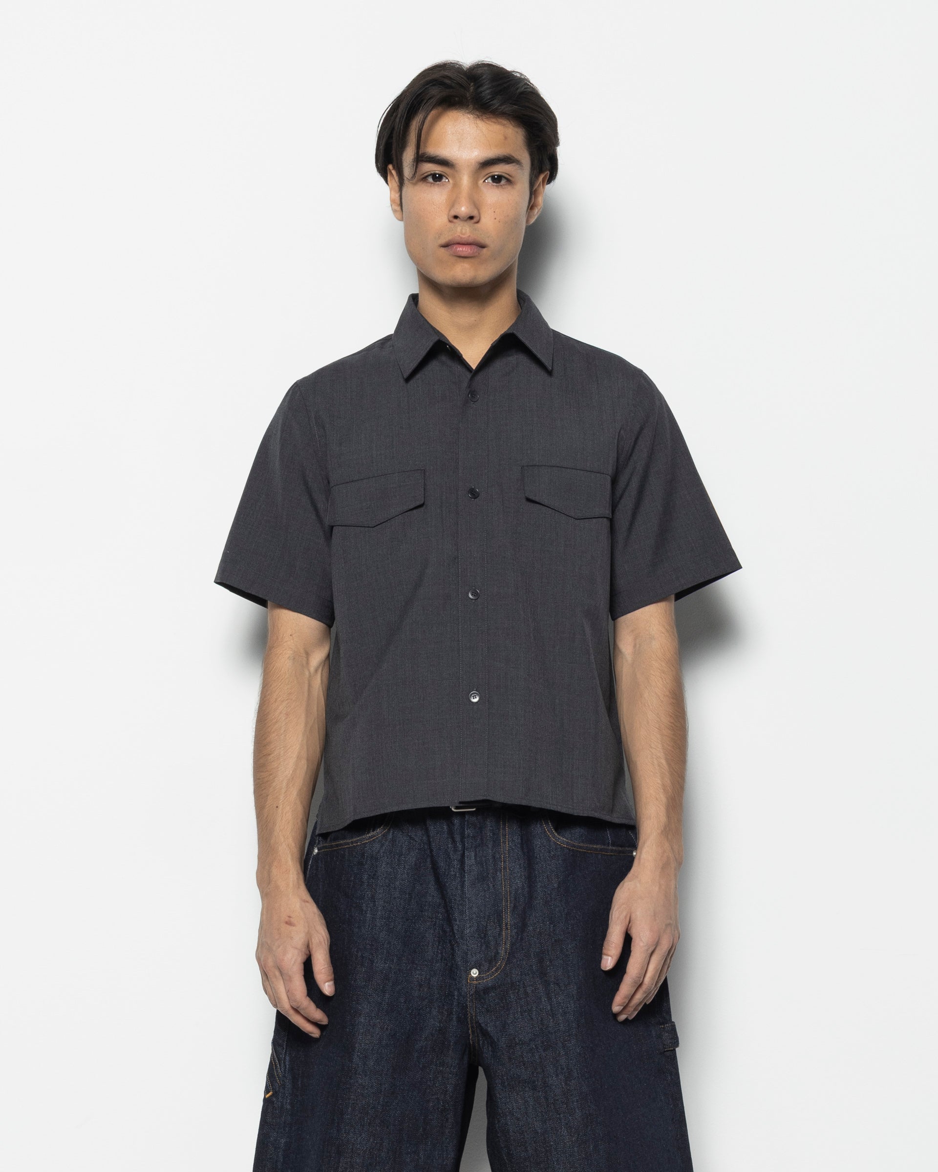 common-divisor-faroe-short-sleeve-shirt-in-grey-front-view