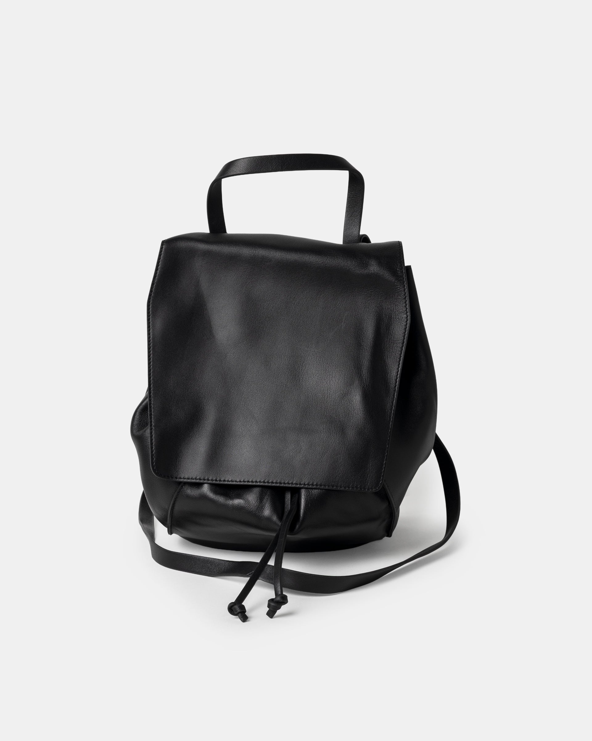 common-divisor-odder-bag-in-black-front-view