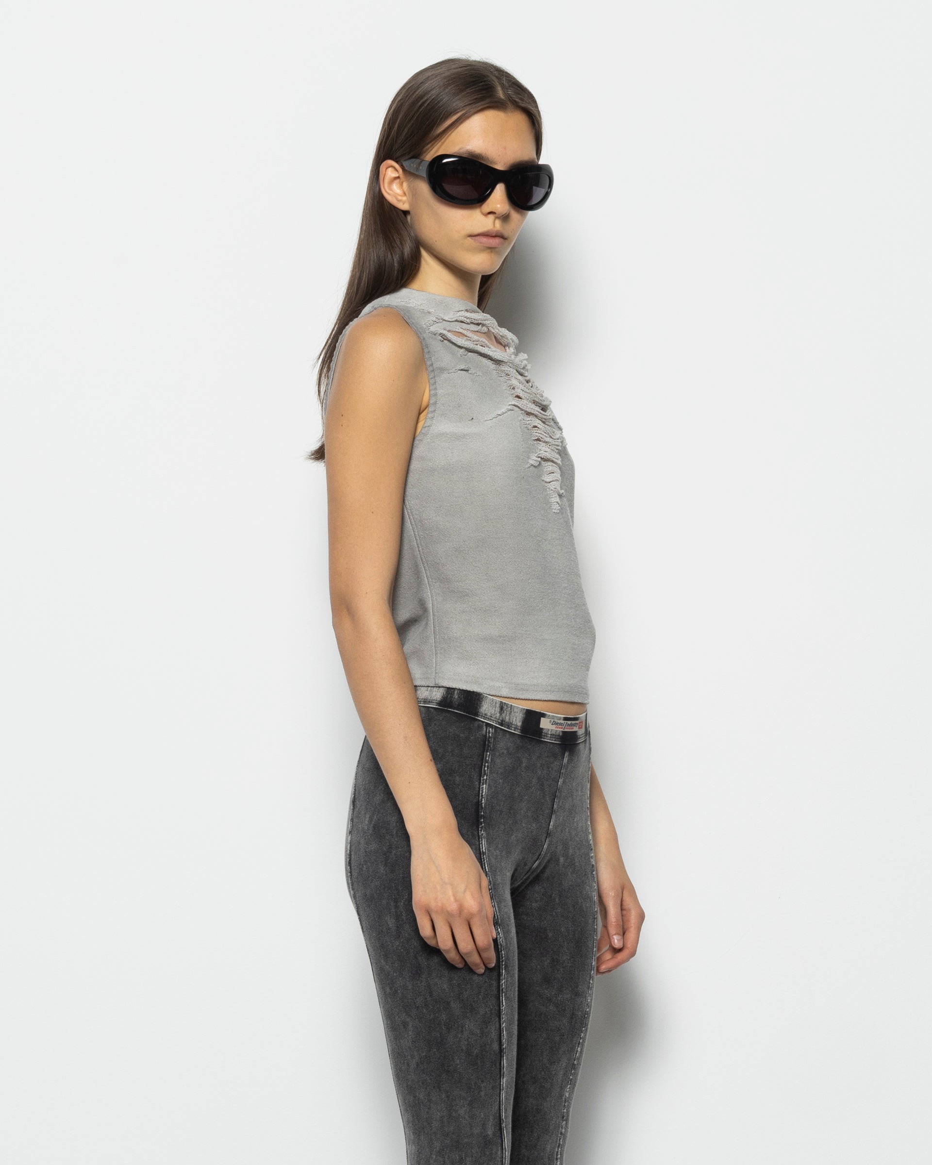 T-YASMINA Tank in Grey