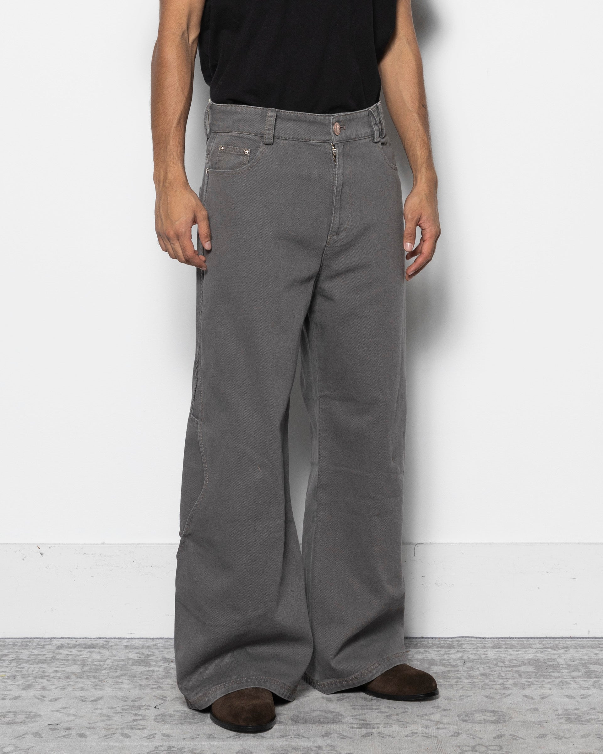 Grey Arrows Pocket Jeans in Smoke Grey