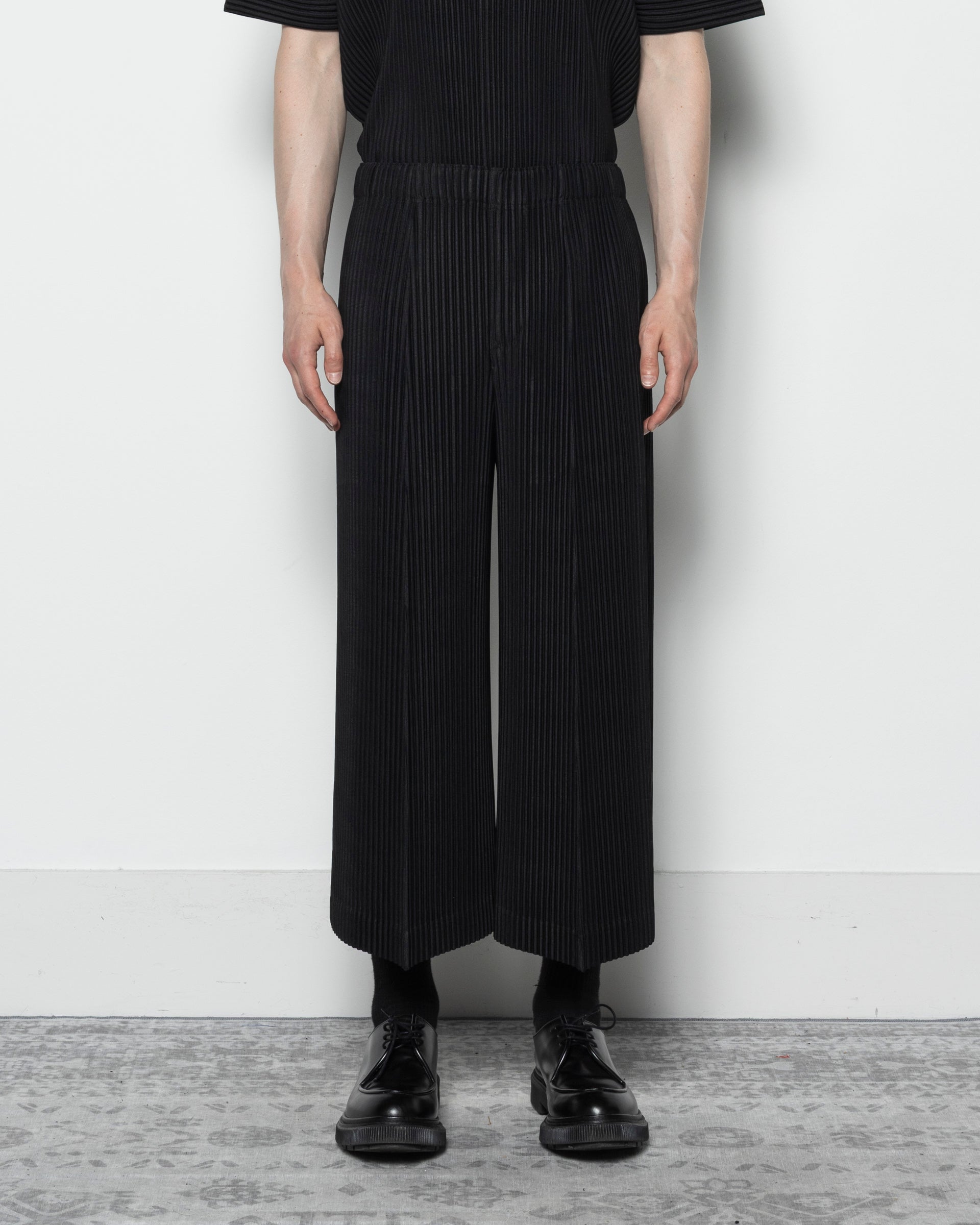 MC June Shorts in Black