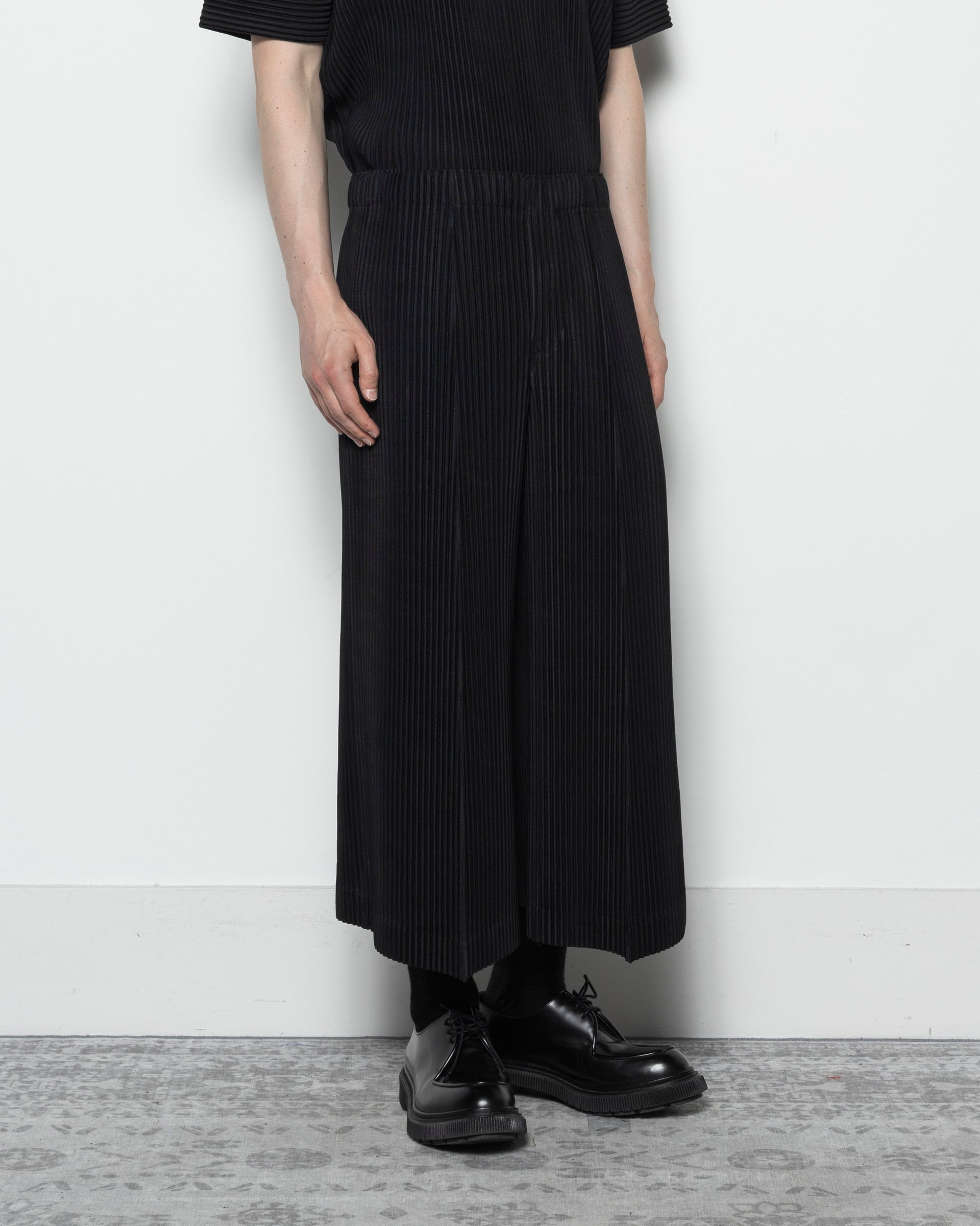 MC June Shorts in Black