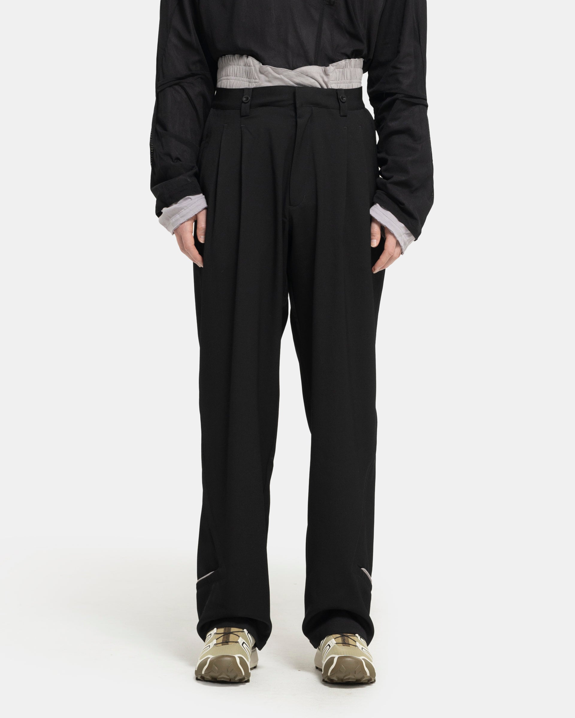 Bendix Tailored Trouser in Crow Black & Lilac