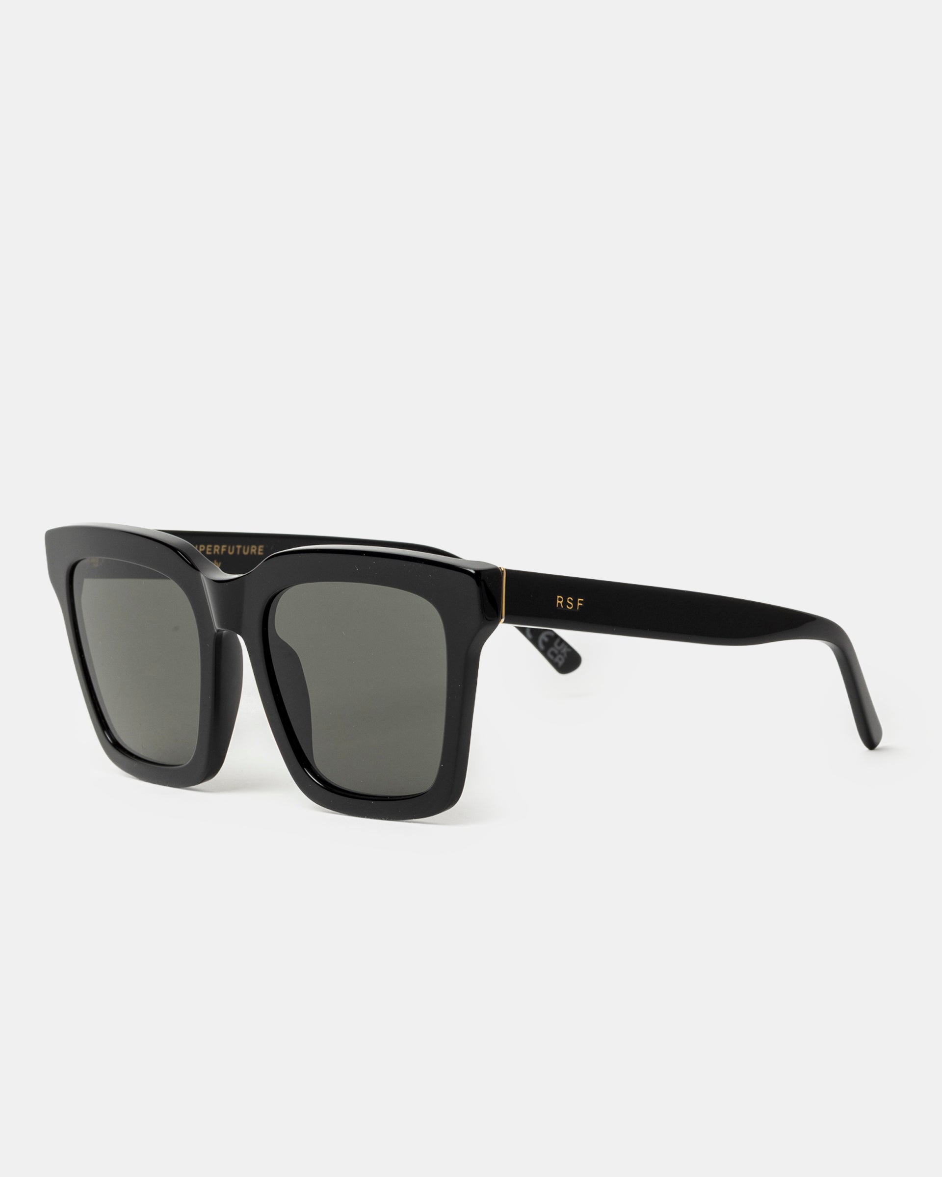 Aalto in Black