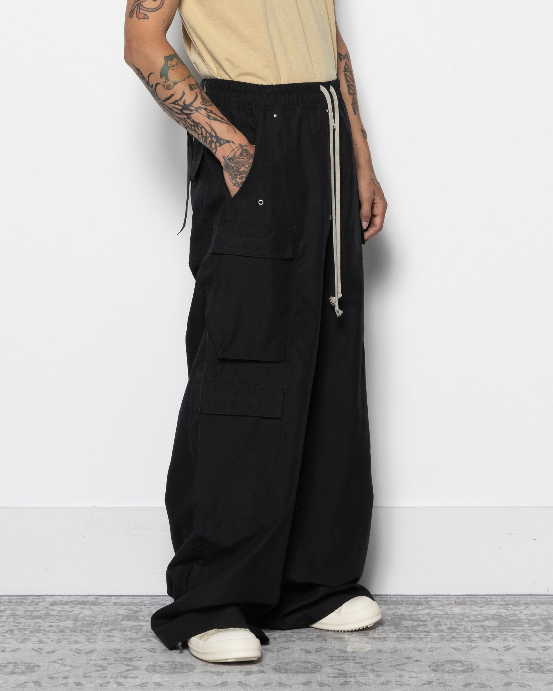 Double Cargo Jumbo Belas in Black