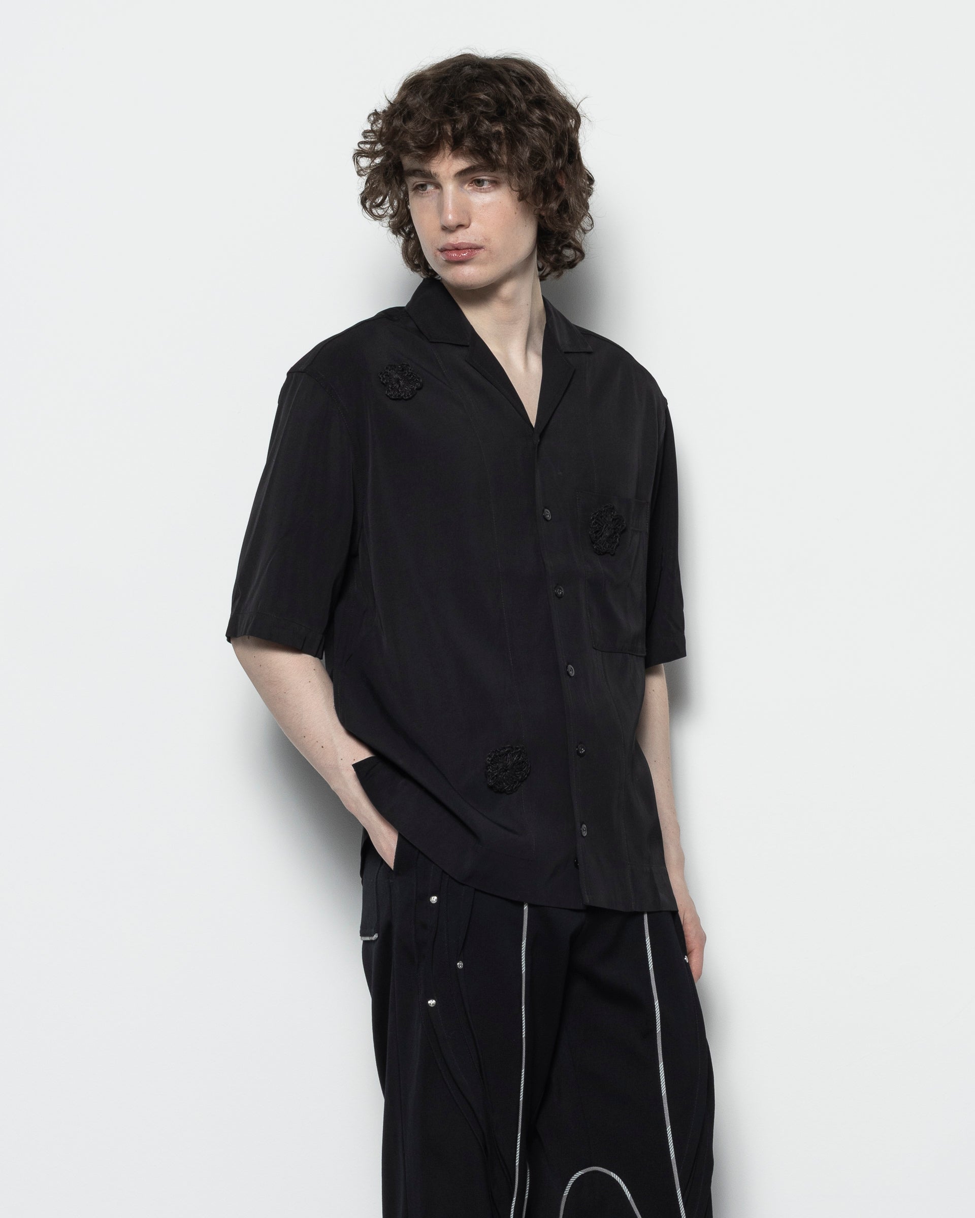 "Daisy" S/S Box Shirt in Black