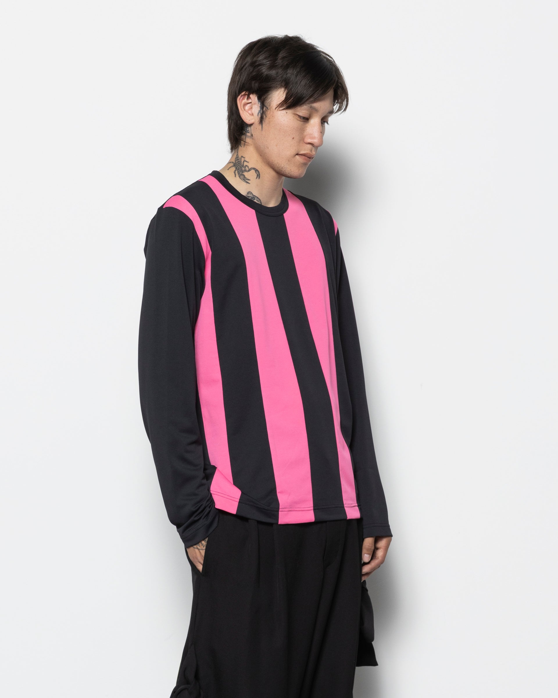 Single Jacquard T-shirt in Black and Pink