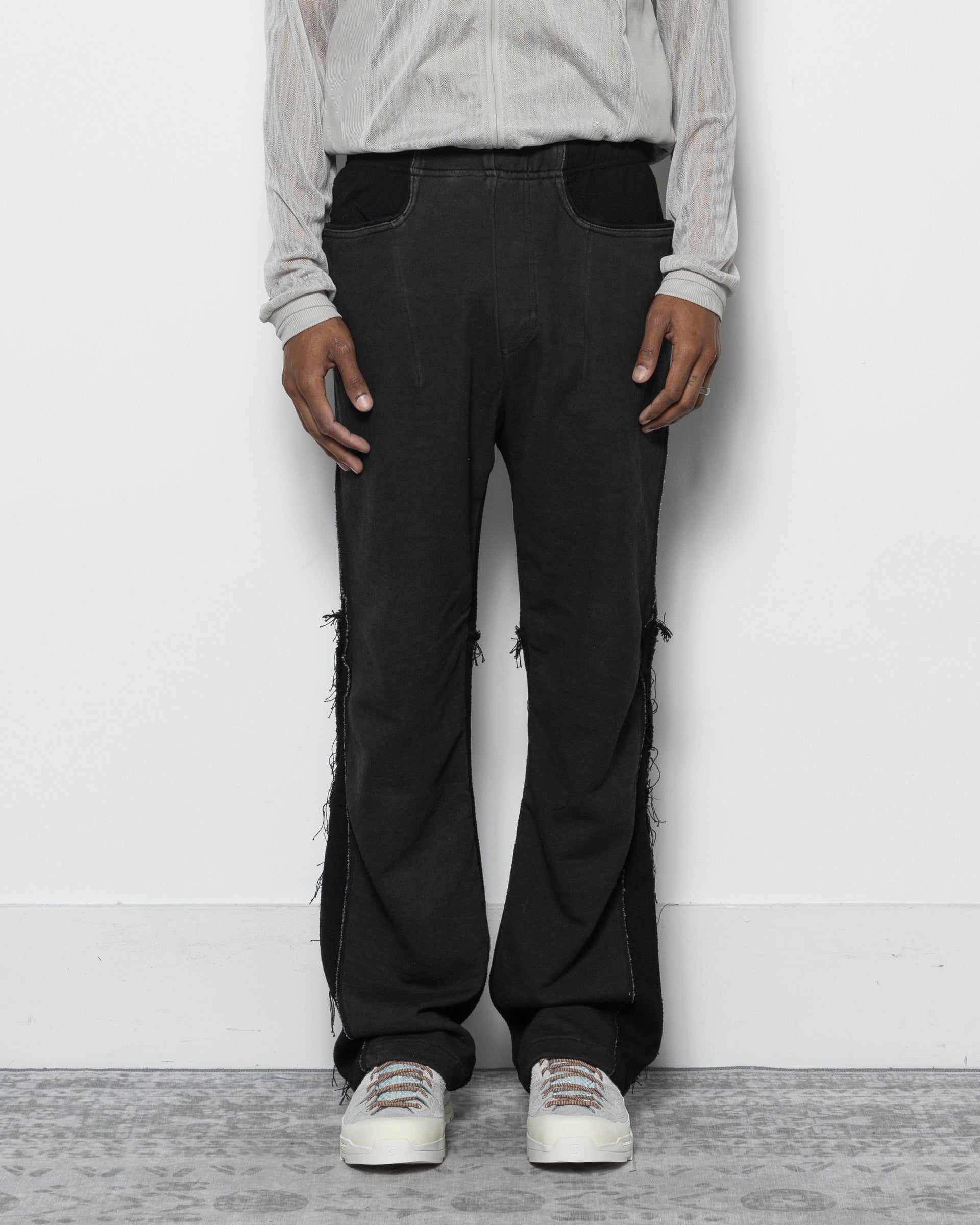10 Trousers in Black