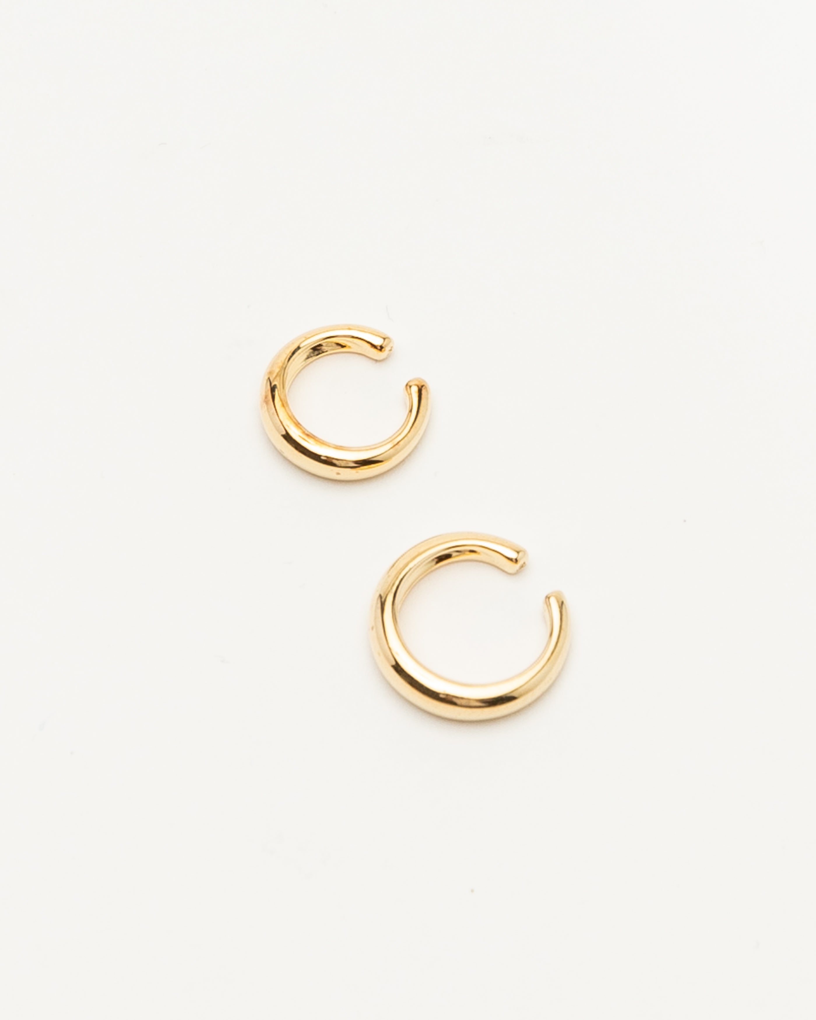 Ear Cuff Slim in 9k Gold