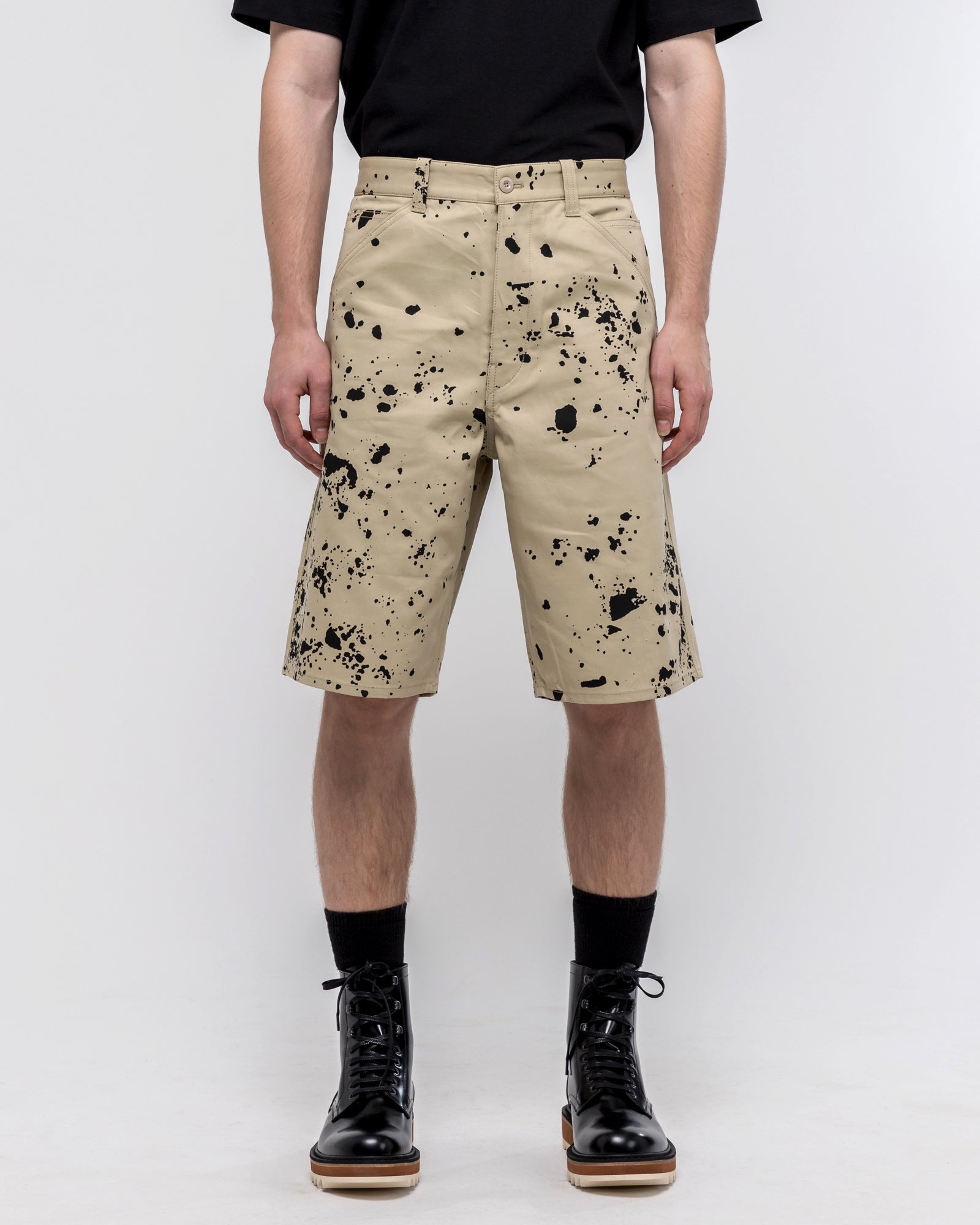 Orion Short in Dark Beige