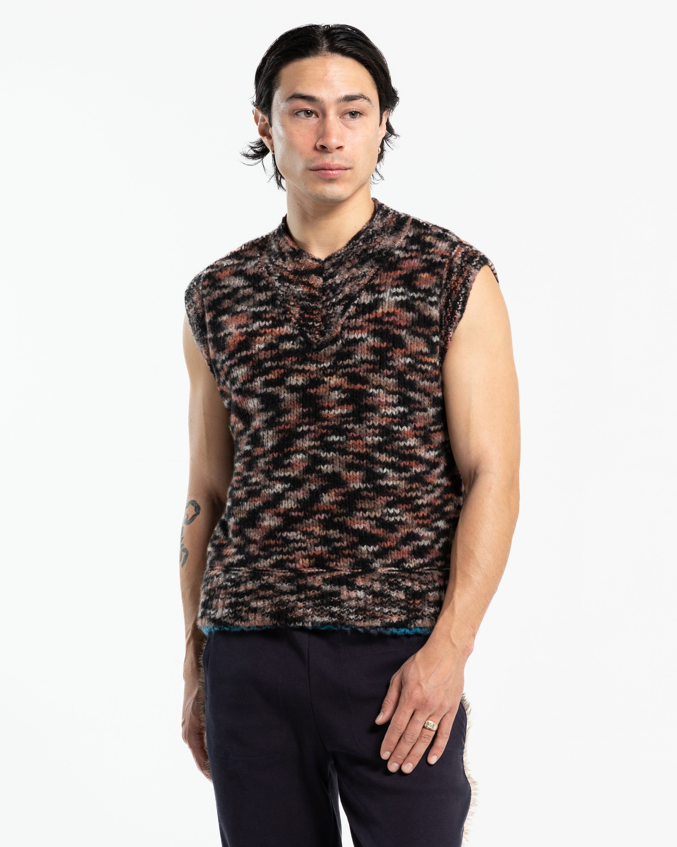 Gudea Vest in Black Speckled White