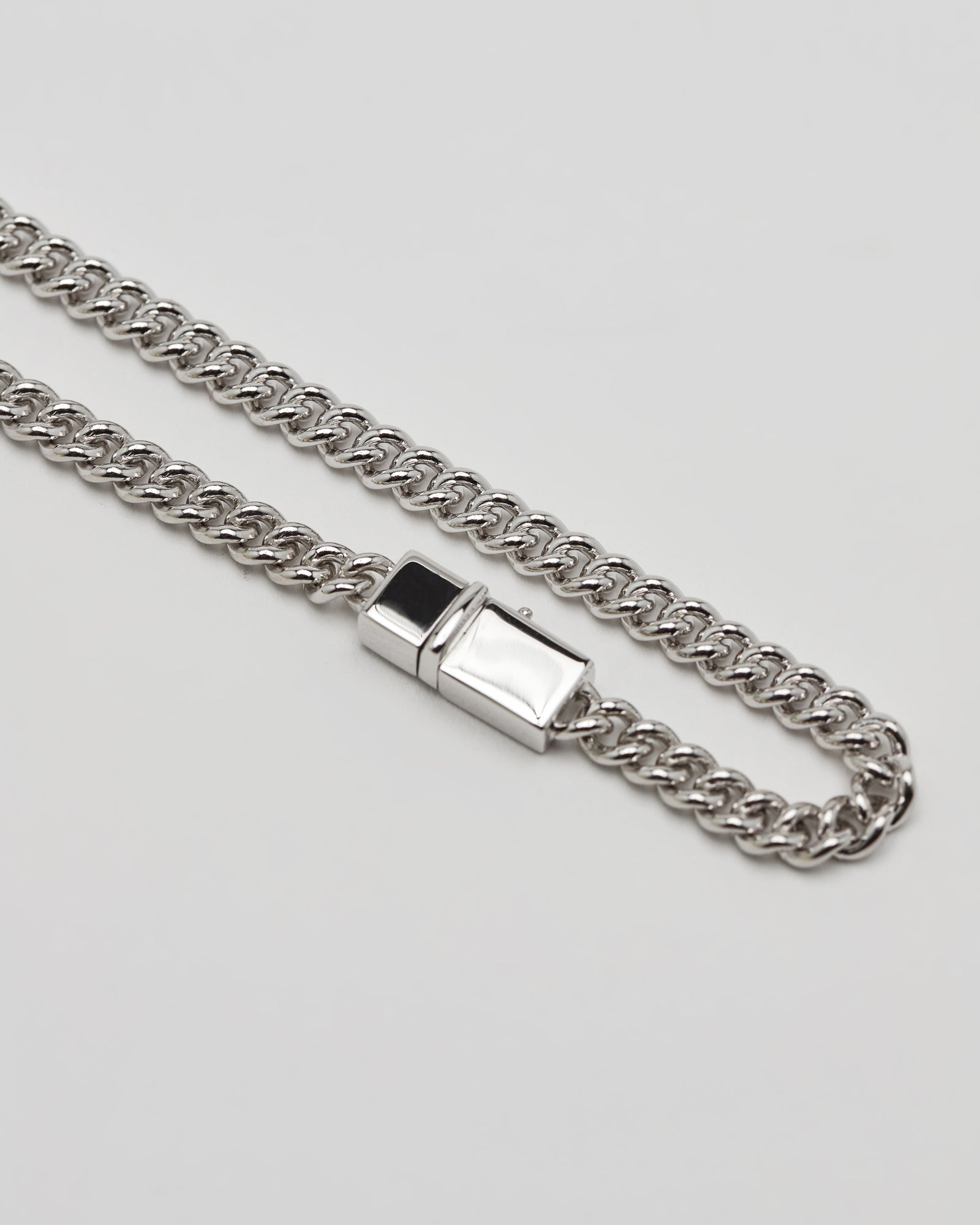 Rounded Curb Chain Thin in Silver