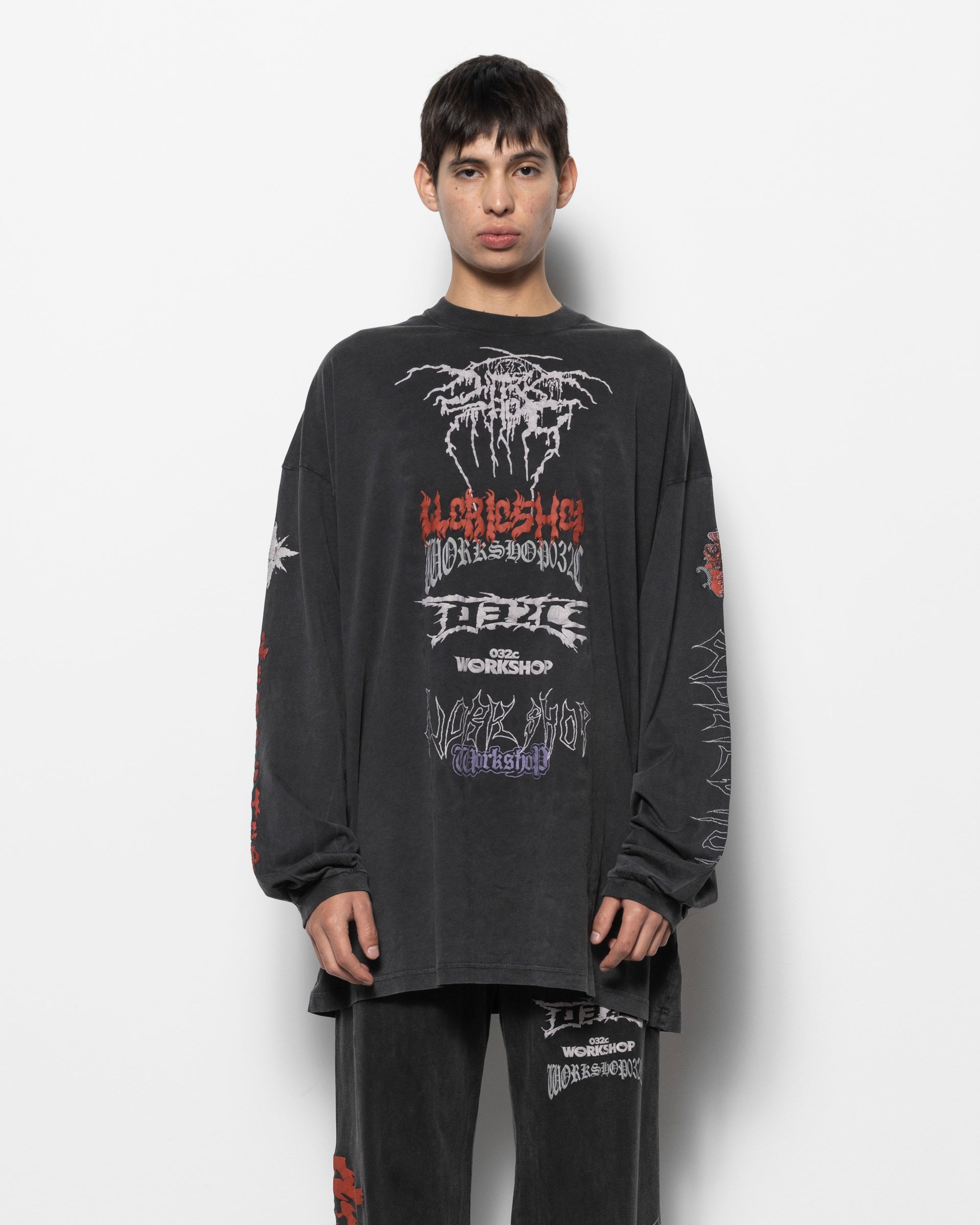 Telepresence Oversized Longsleeve in Faded Black