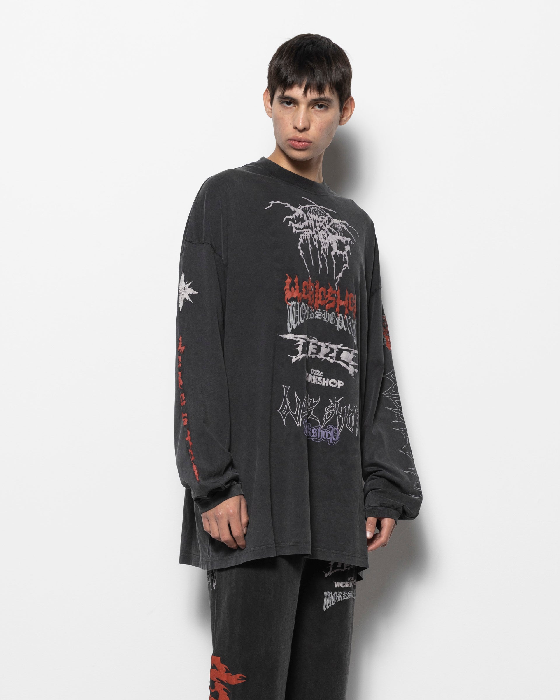 Telepresence Oversized Longsleeve in Faded Black