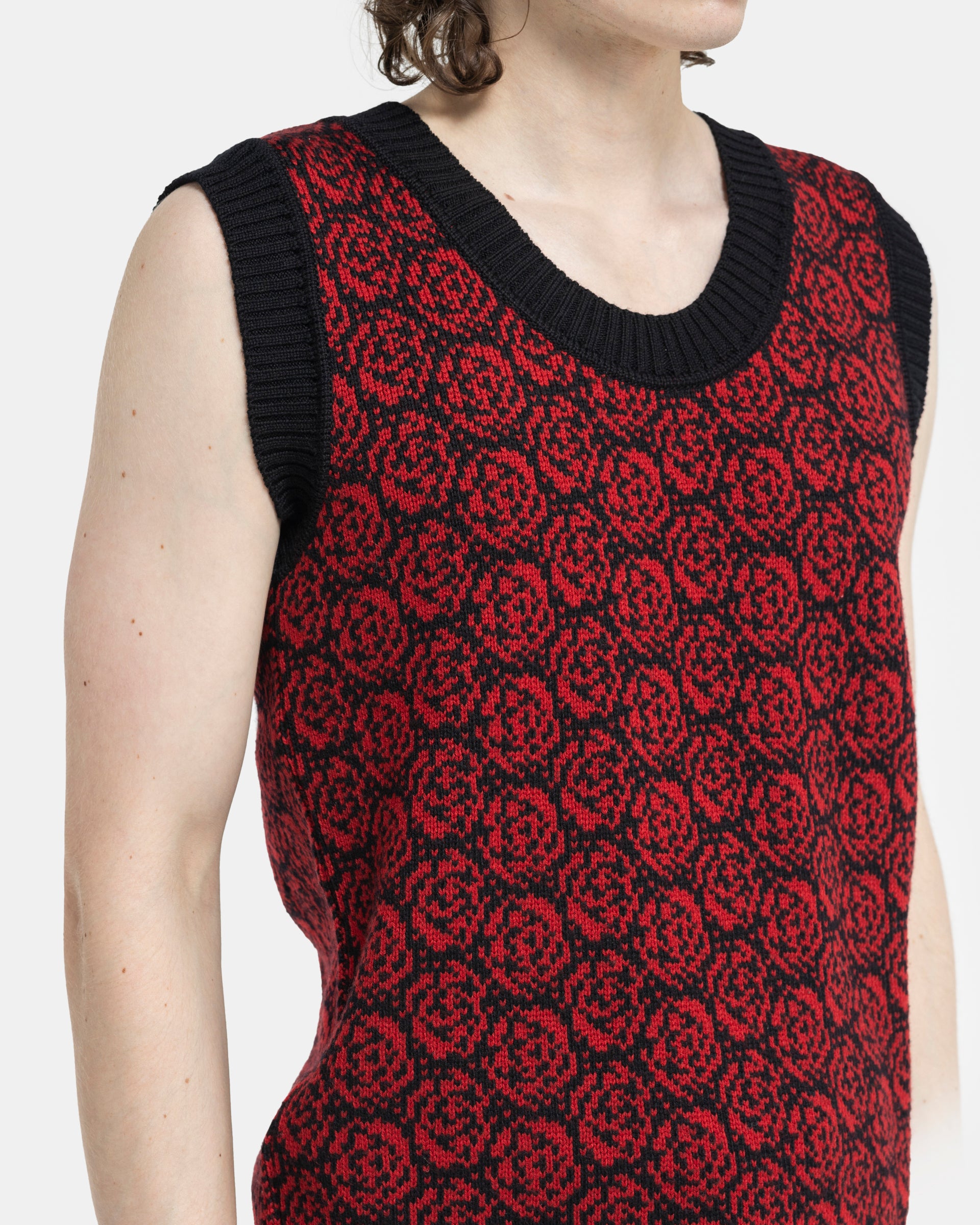 Rose Jacquard Tank Top in Black and red