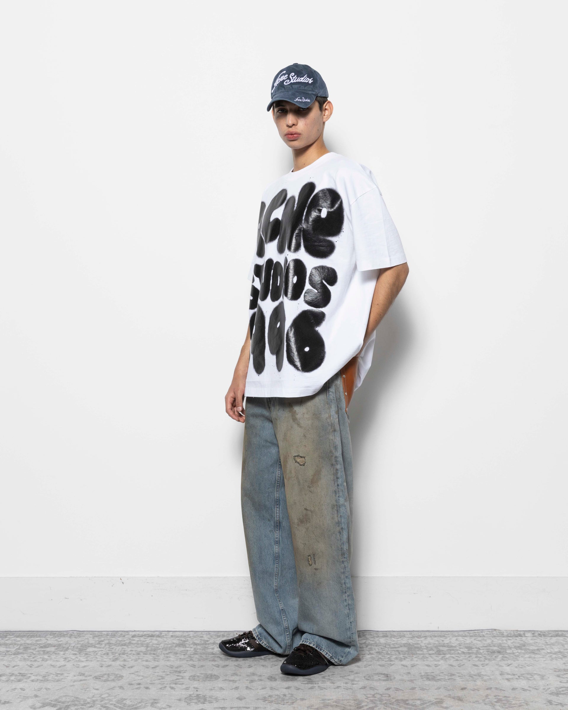T-Shirt Logo in Optic White