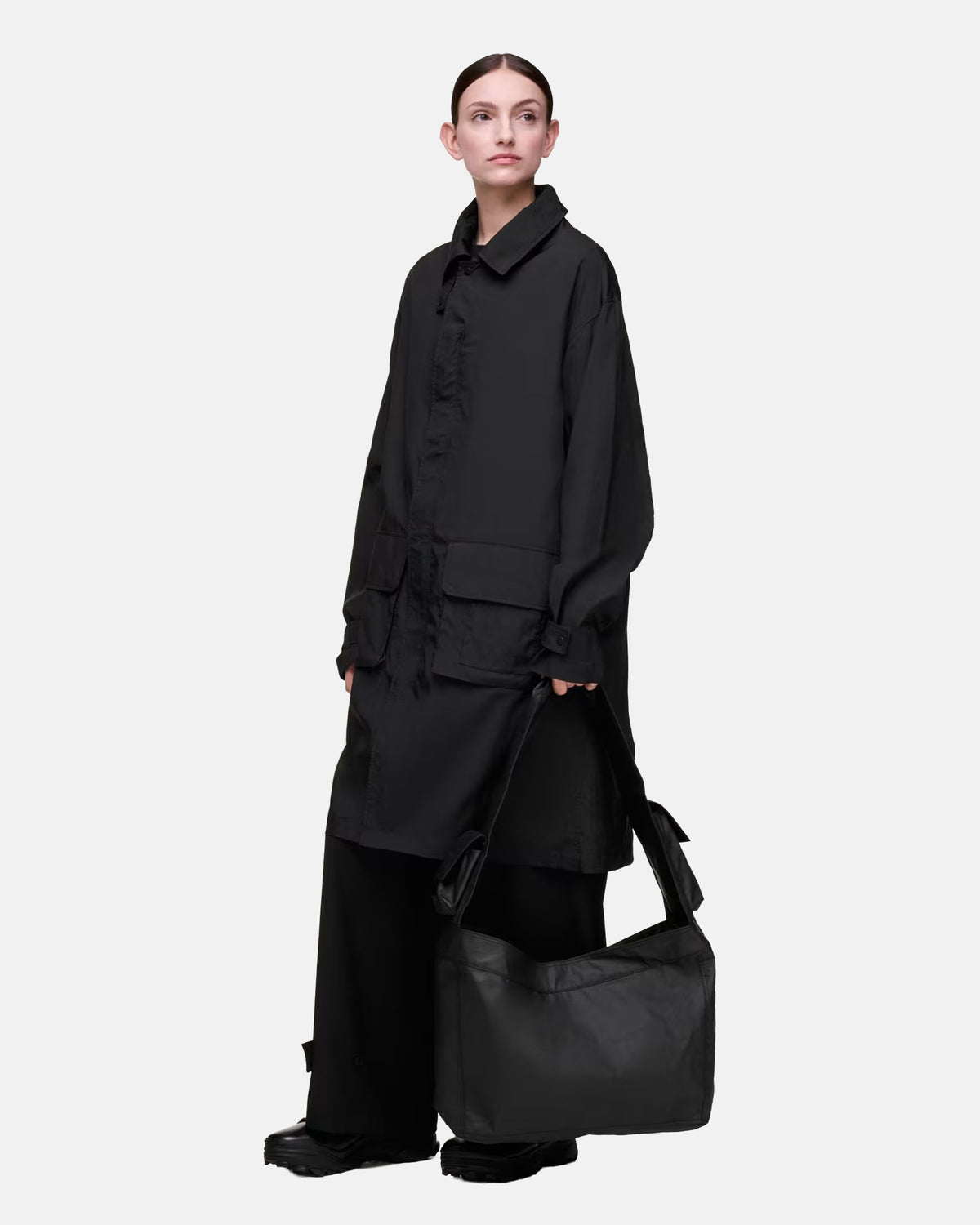 Y-3 Newspaper Bag L in Black