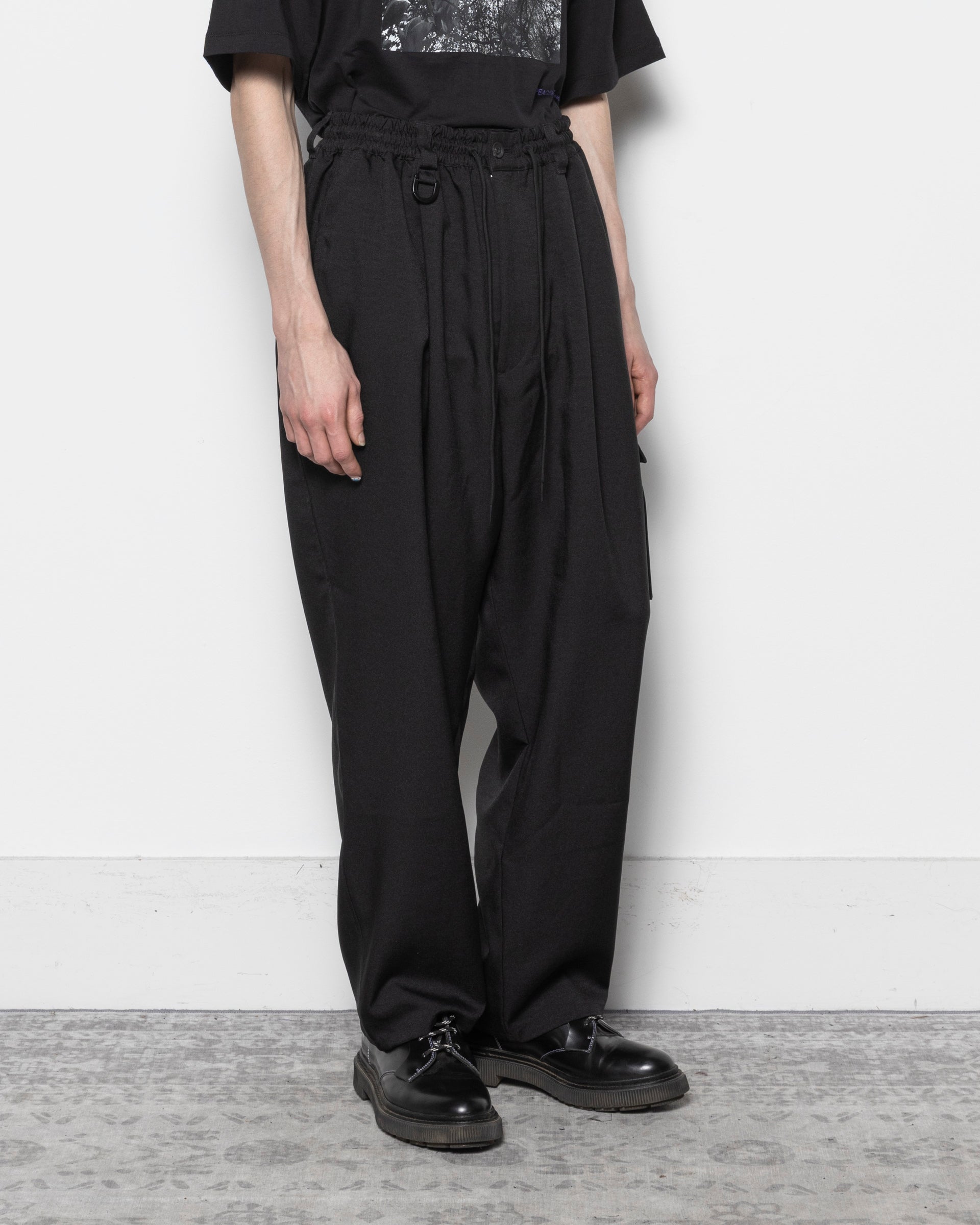 Y-3 Su Cargo Pants in Black