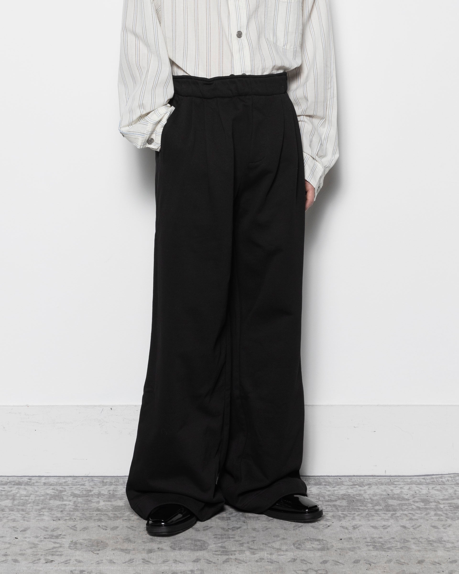 Caldwell Sweats in Jet Black