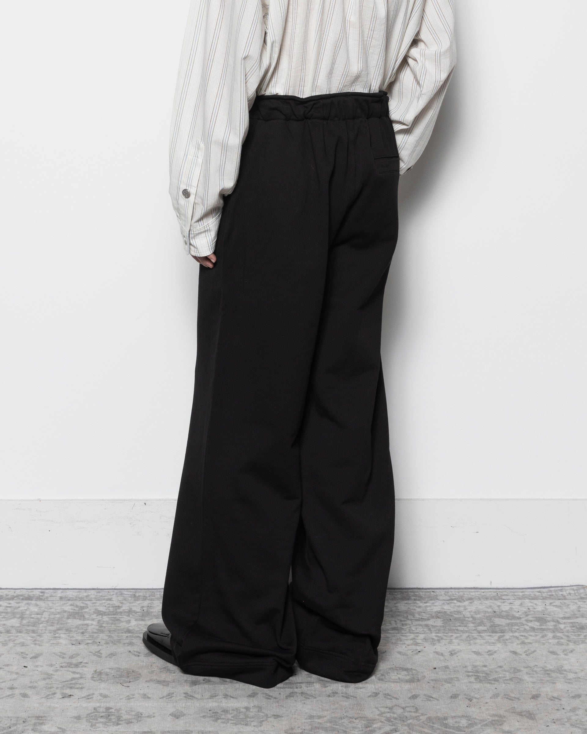 Caldwell Sweats in Jet Black