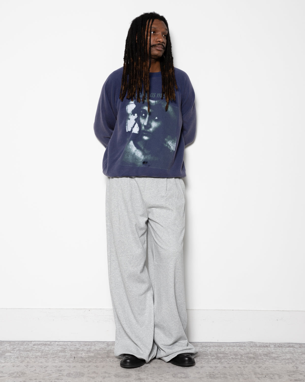 Siren Crewneck in Navy Blue
