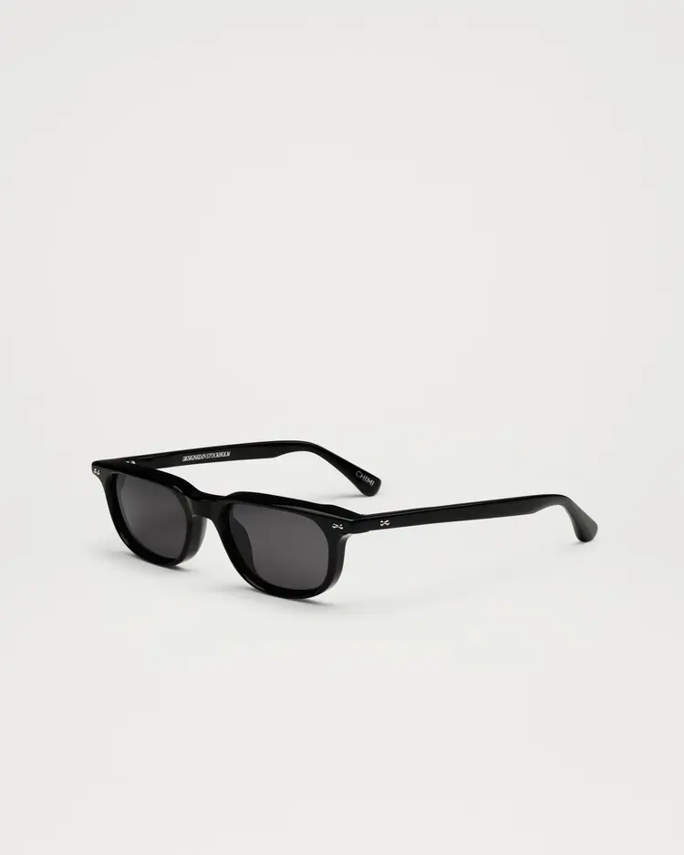 Novis in Coal Black