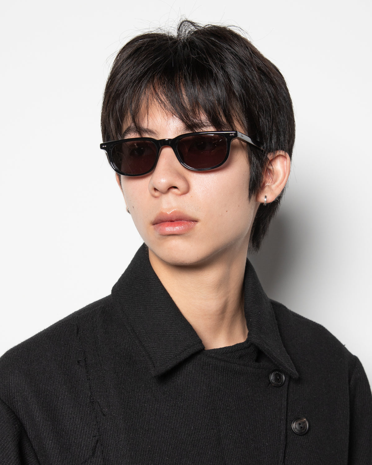 Novis in Coal Black