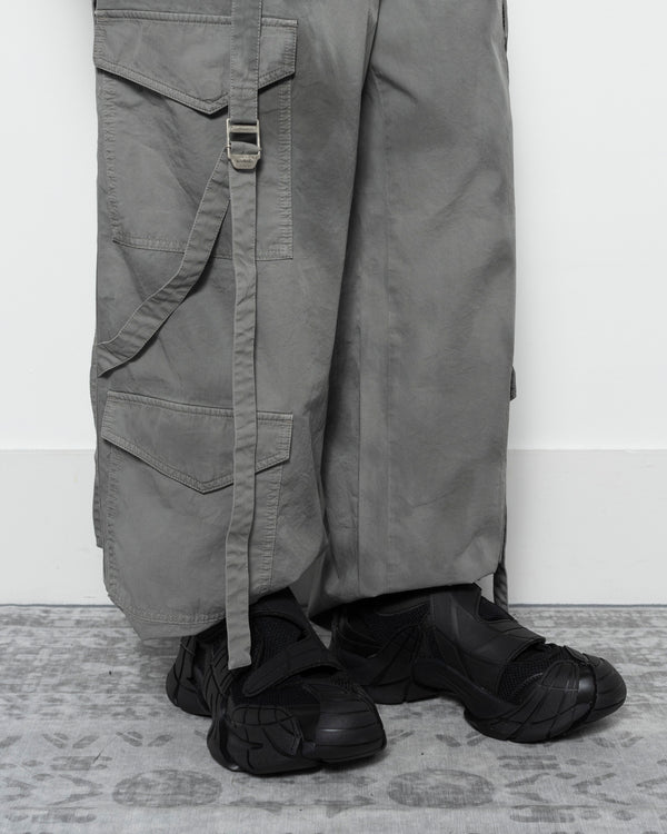 Strapped Tormenta in Black