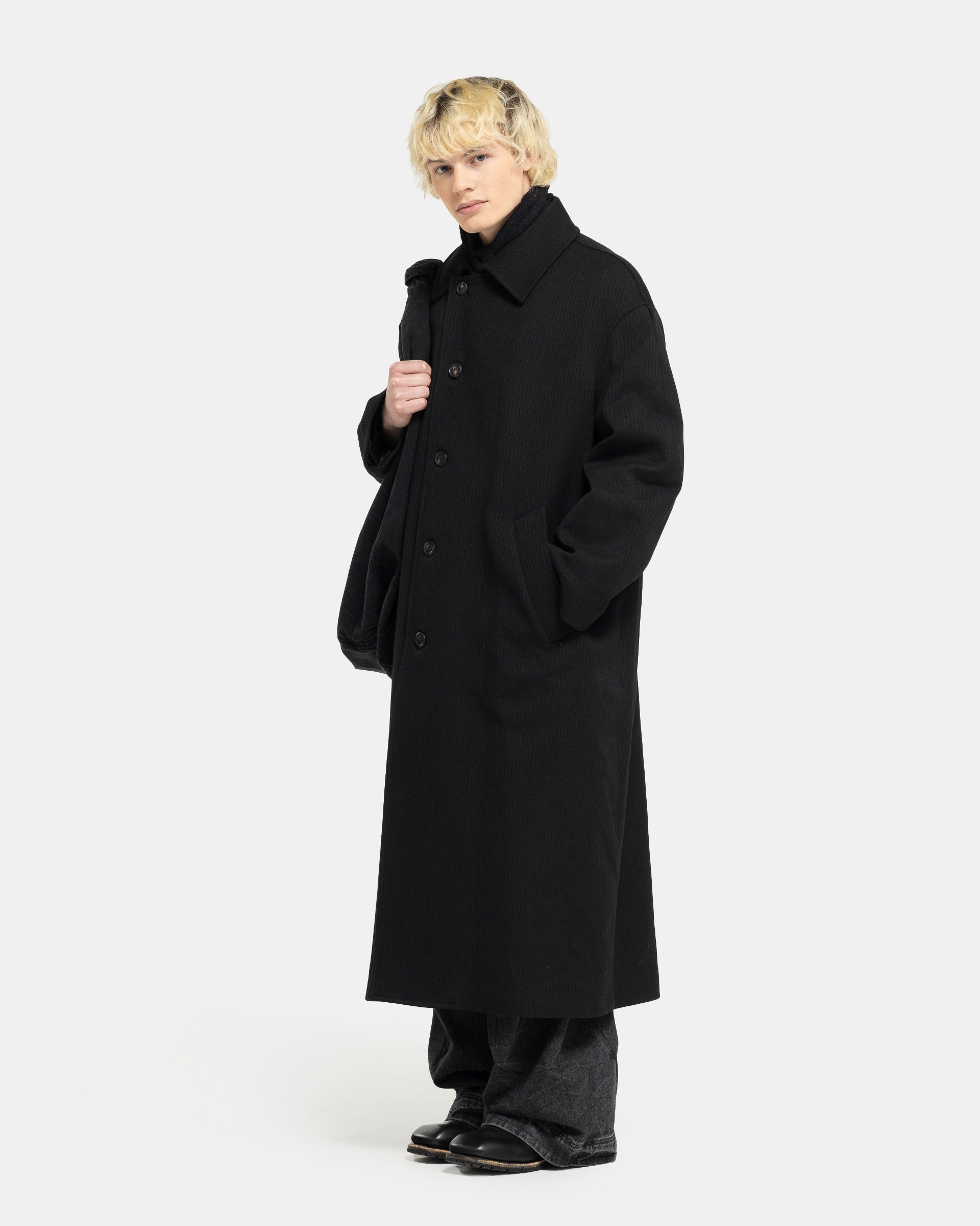 Collapse Car Coat in Black