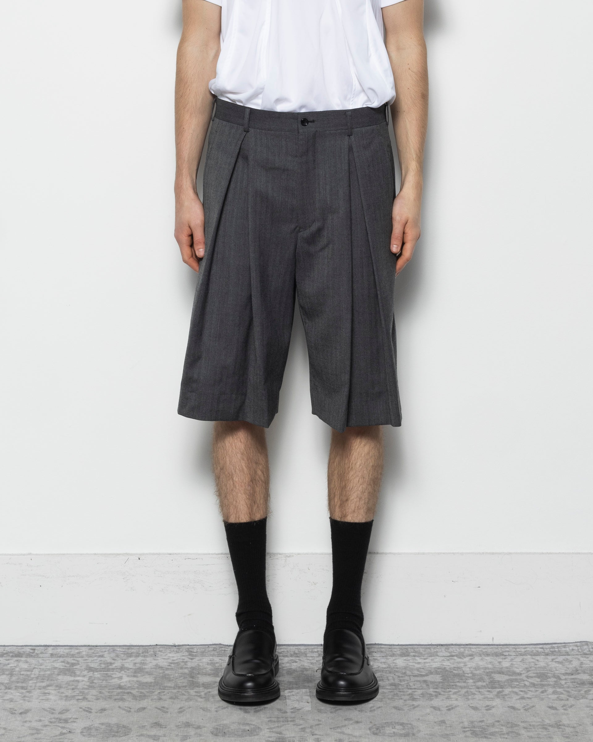 Double Pleated Shorts in Grey