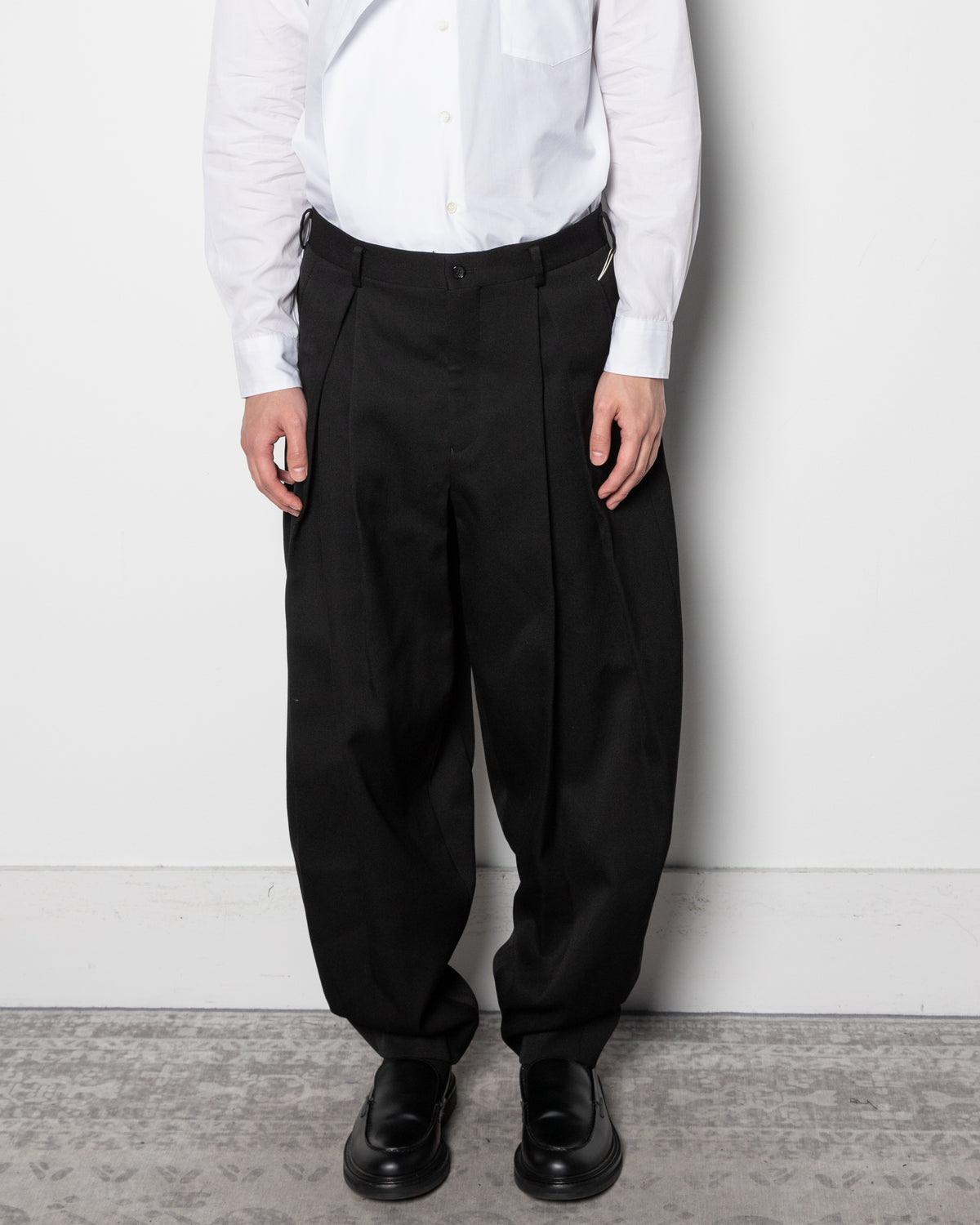 Pleated Trousers in Black
