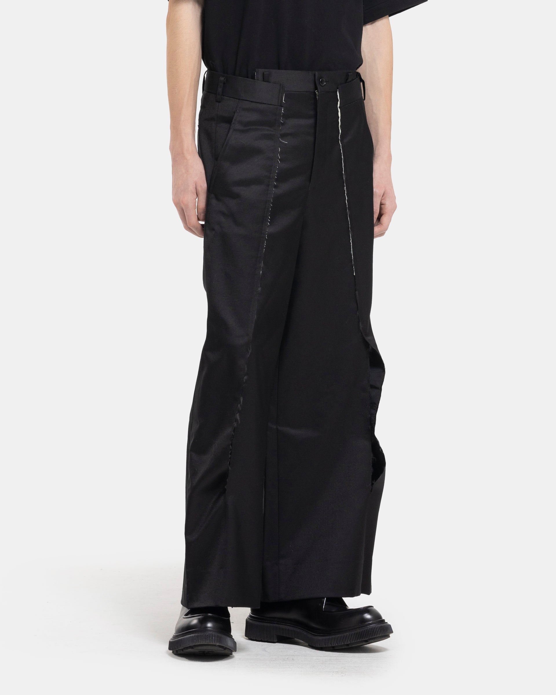 Cut-out Pants in Black