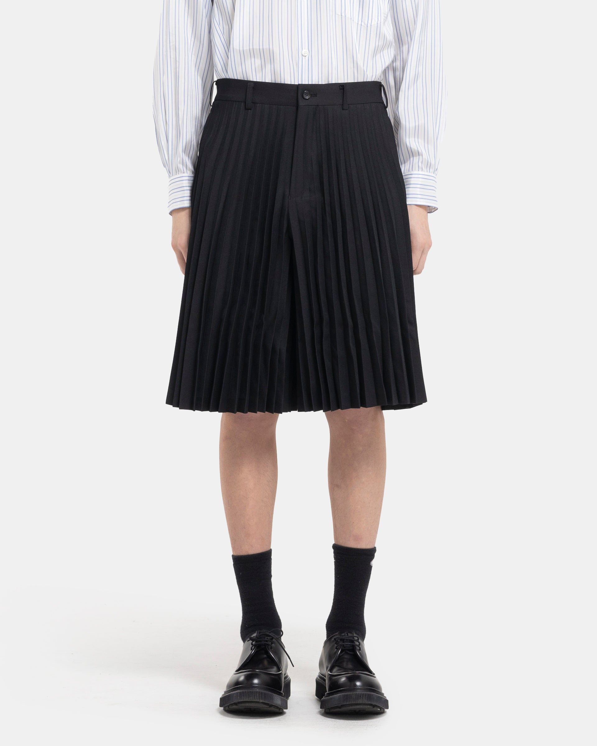 Pleated Shorts in Black