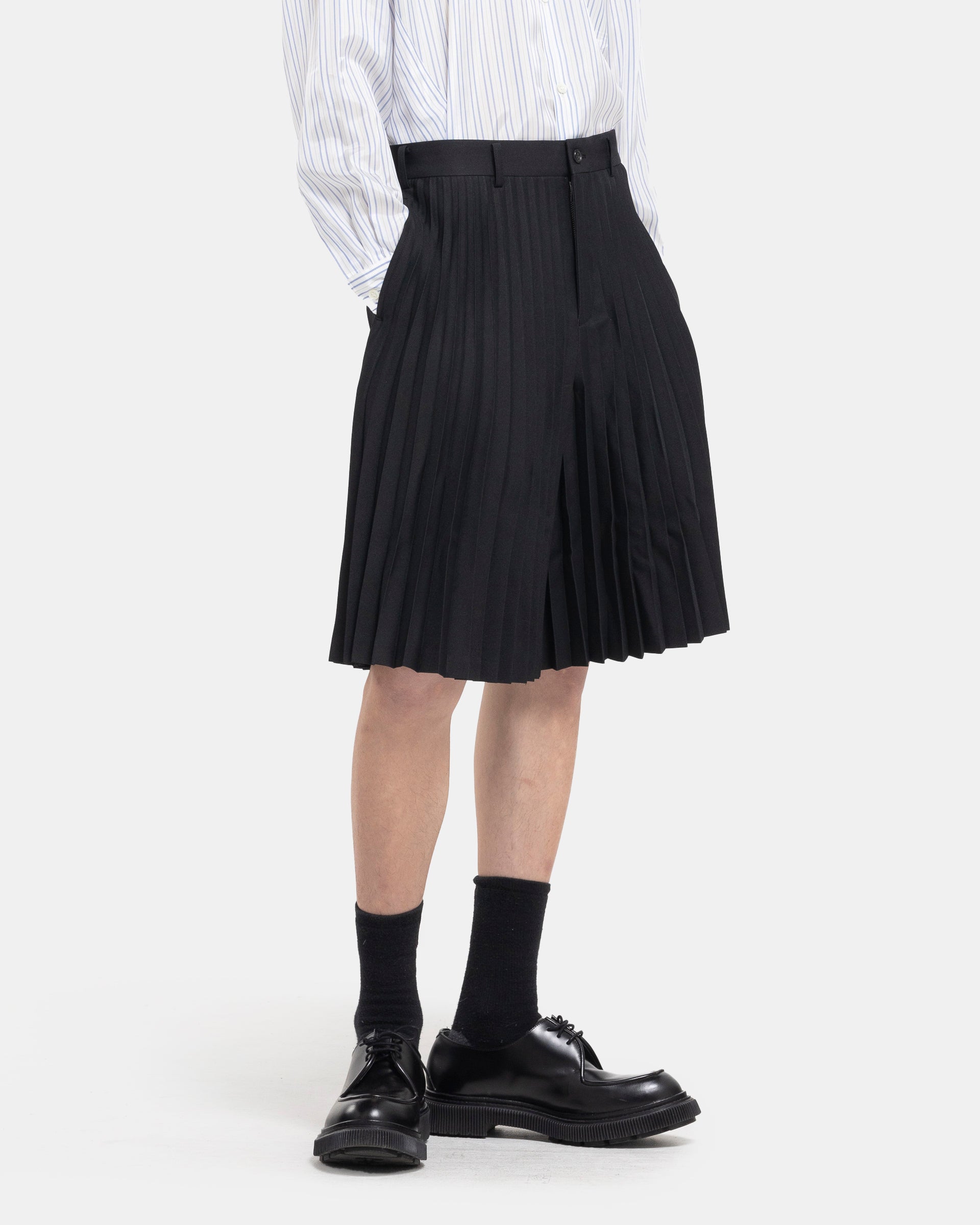 Pleated Shorts in Black