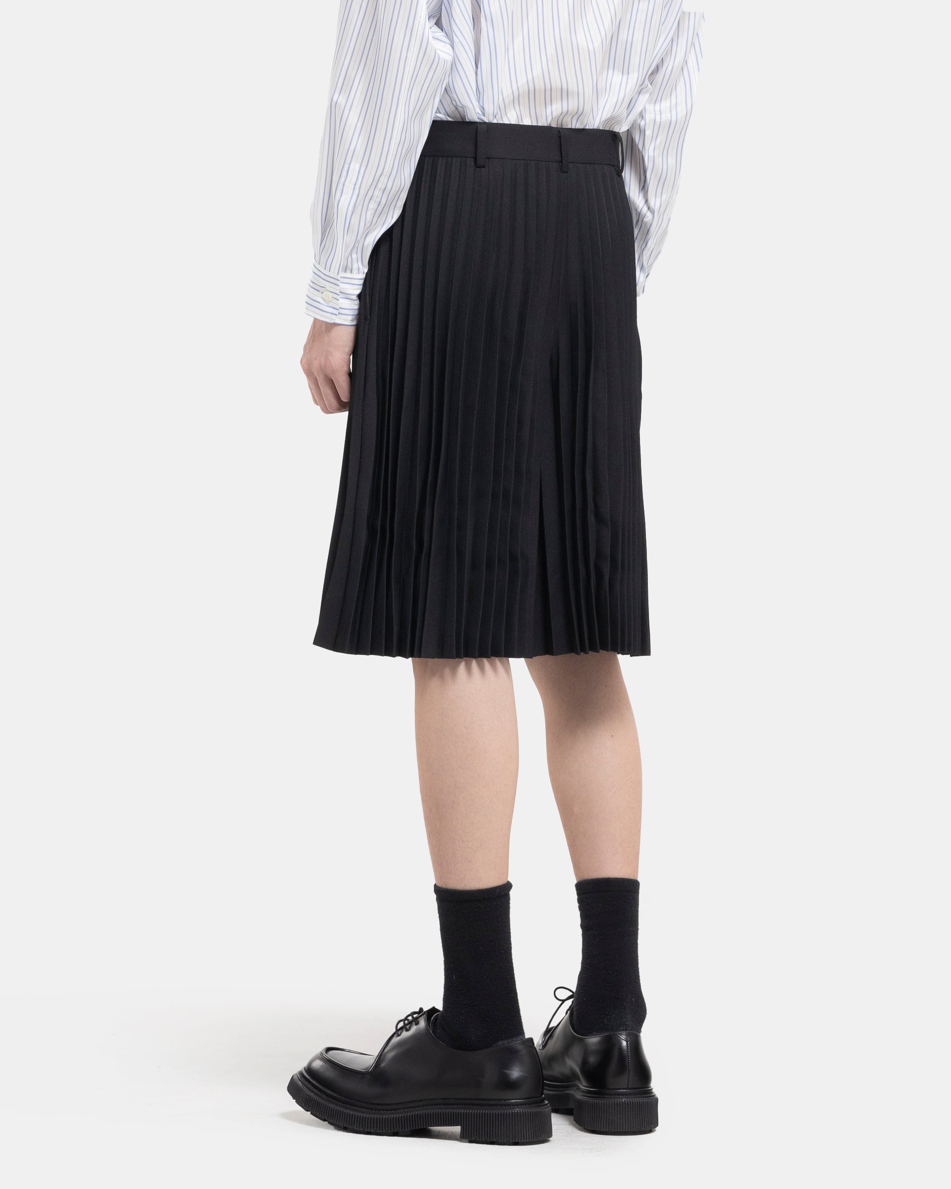 Pleated Shorts in Black