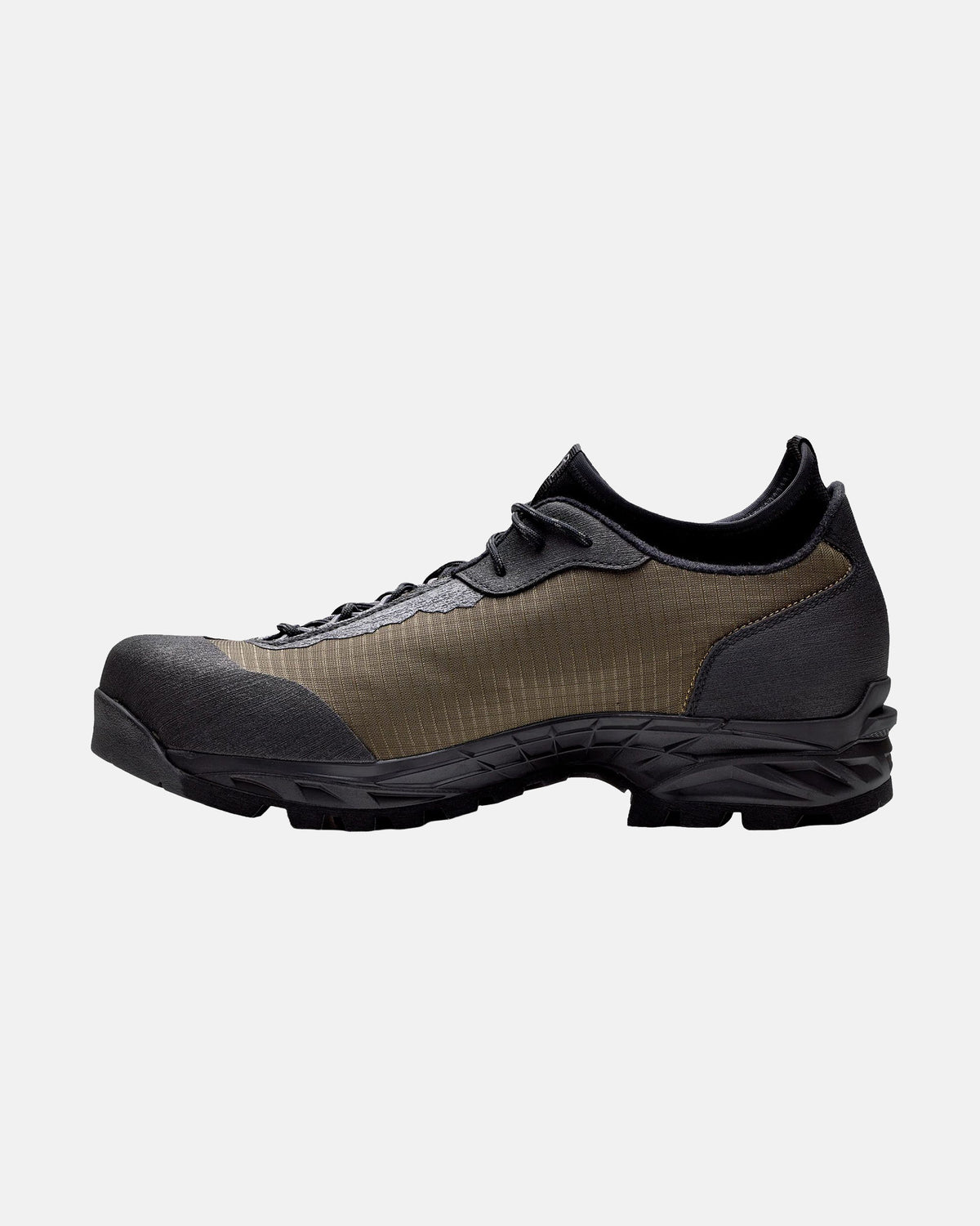 Adventa Shoes in Brown