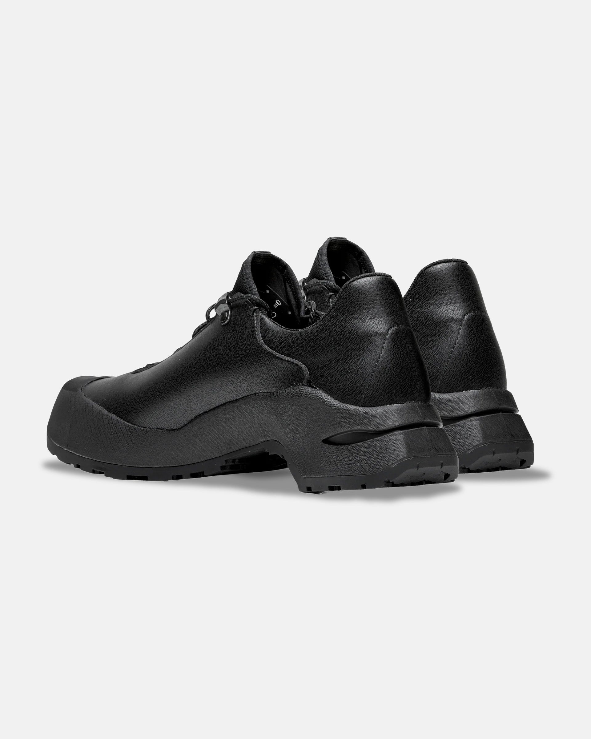 Hono Lite Sneakers in Black