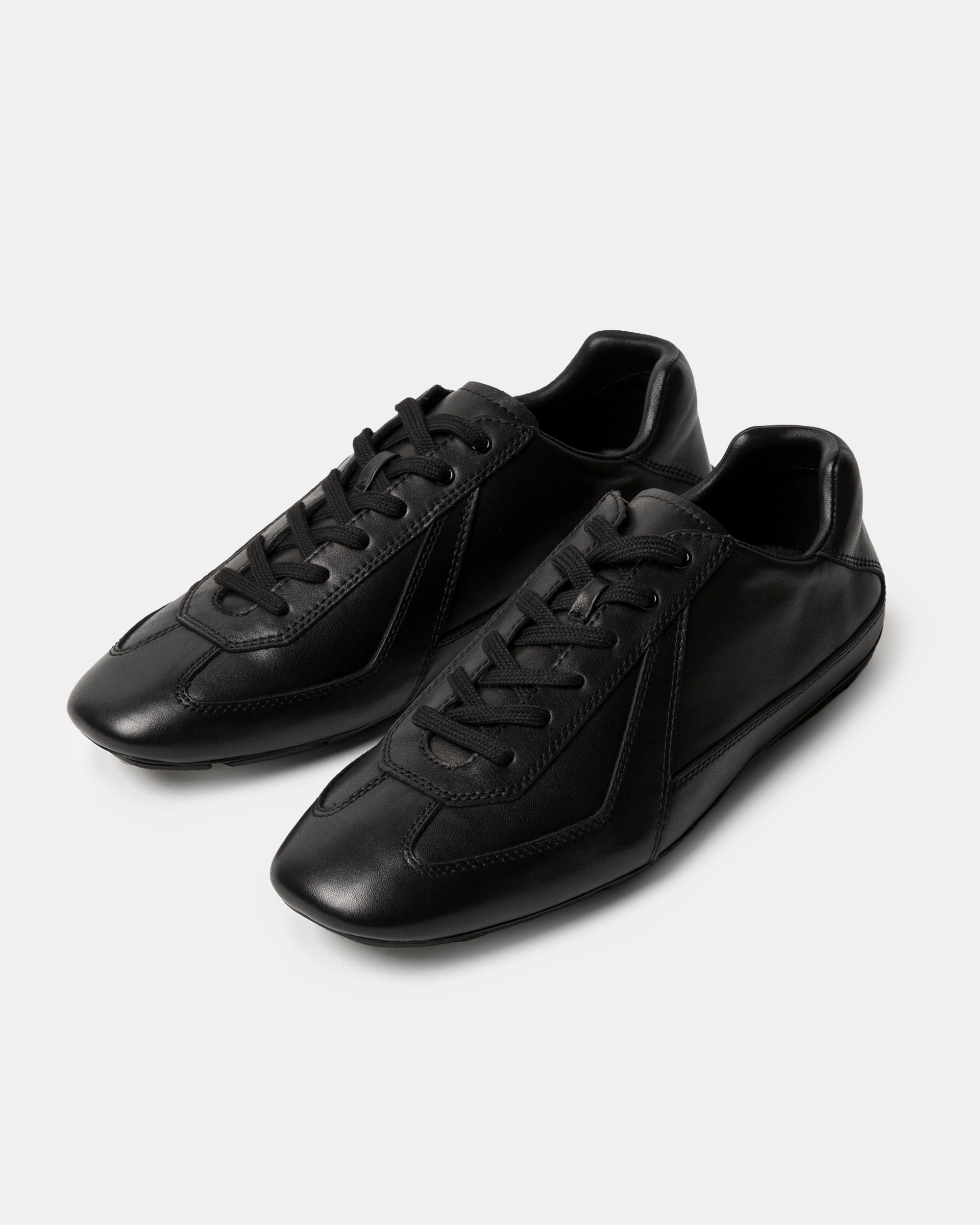 10 Calf Leather Sneaker in Black