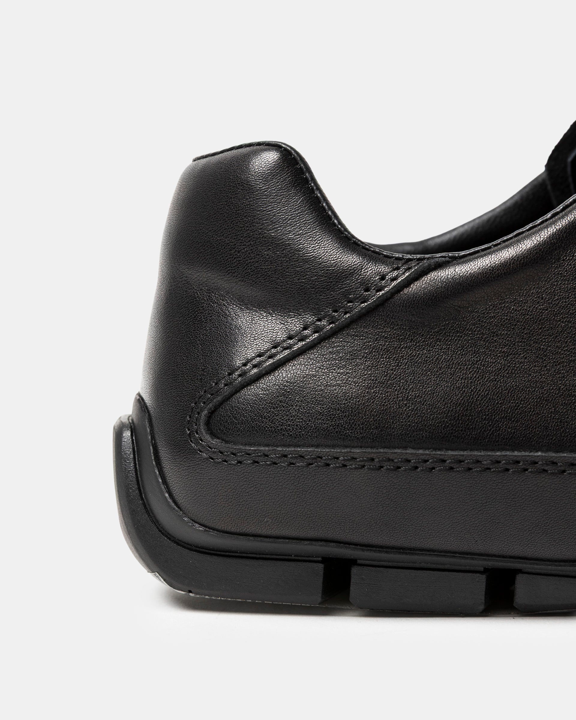 10 Calf Leather Sneaker in Black