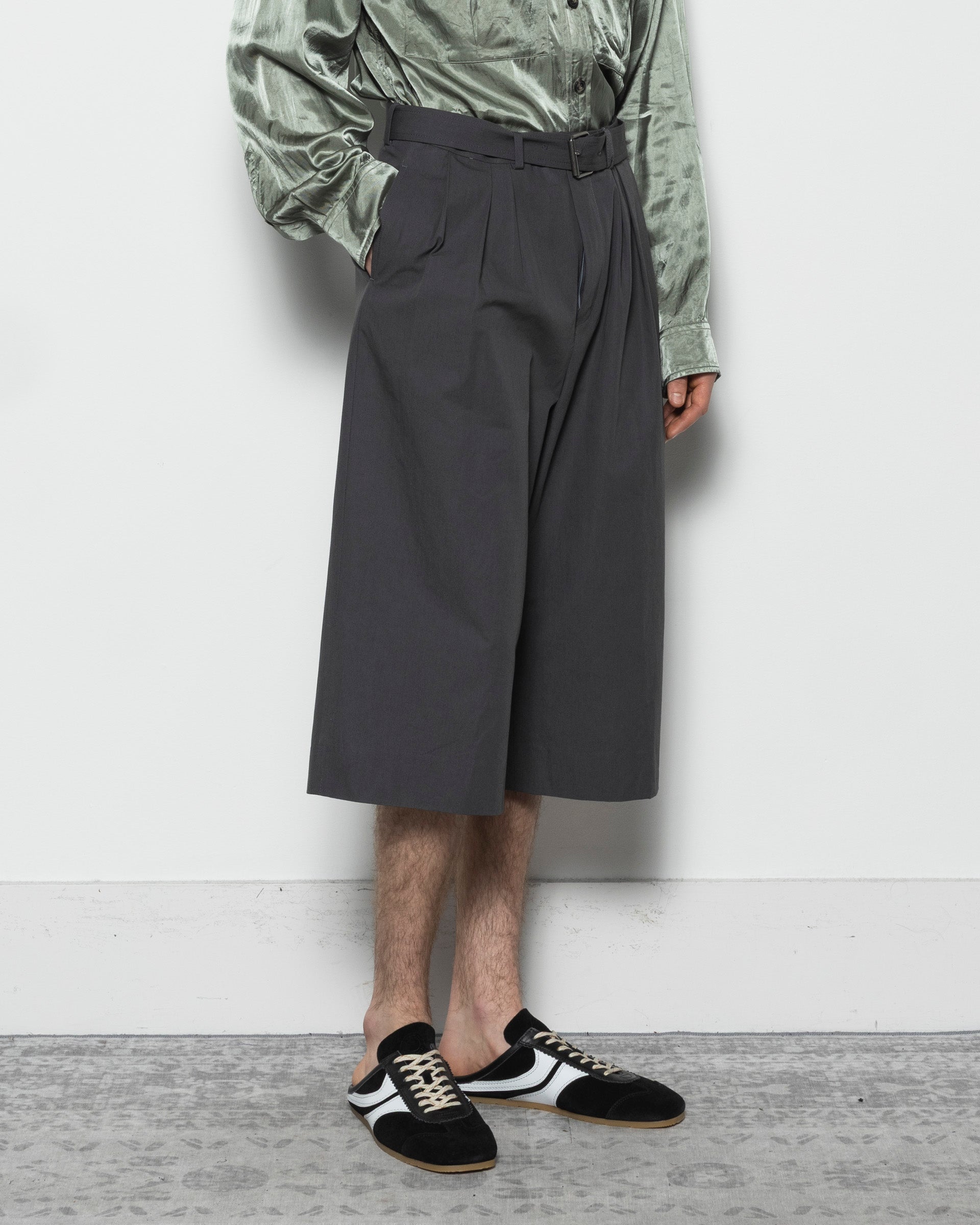 Preaches Short Pants in Dark Grey