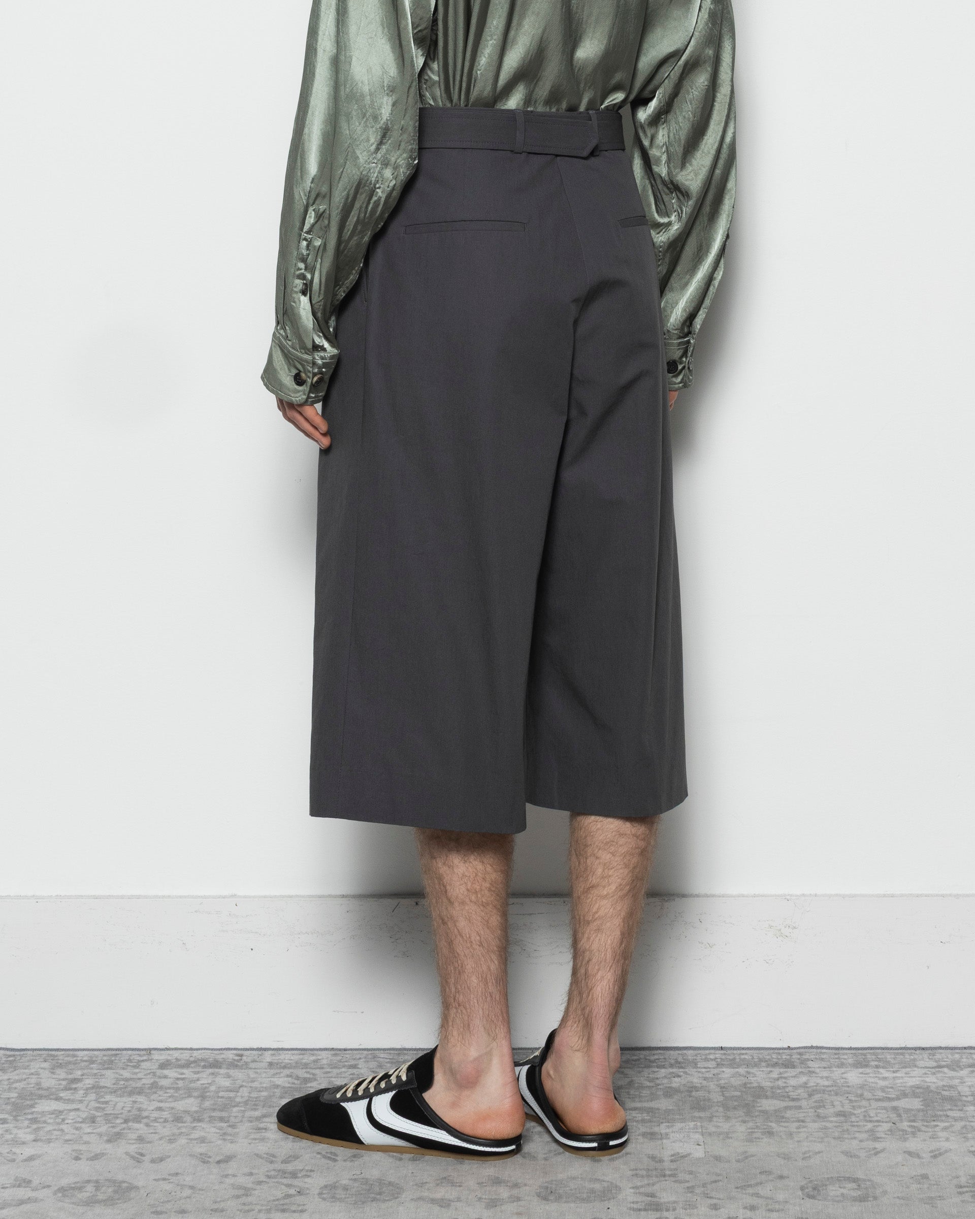 Preaches Short Pants in Dark Grey