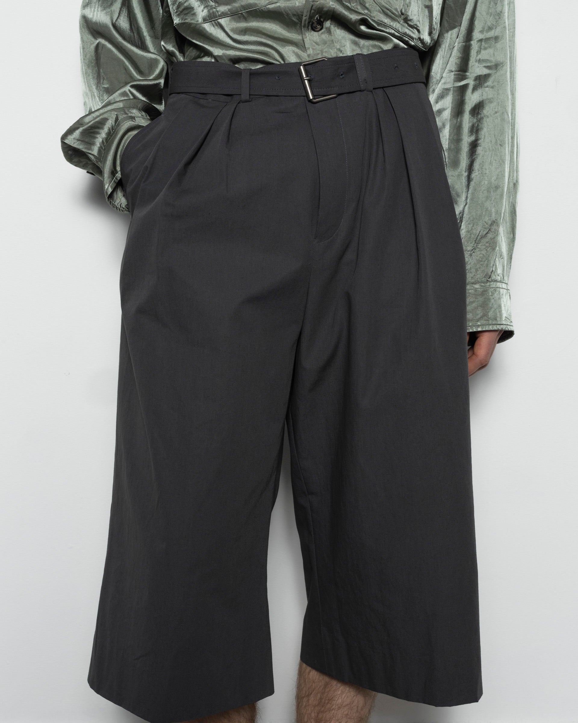Preaches Short Pants in Dark Grey