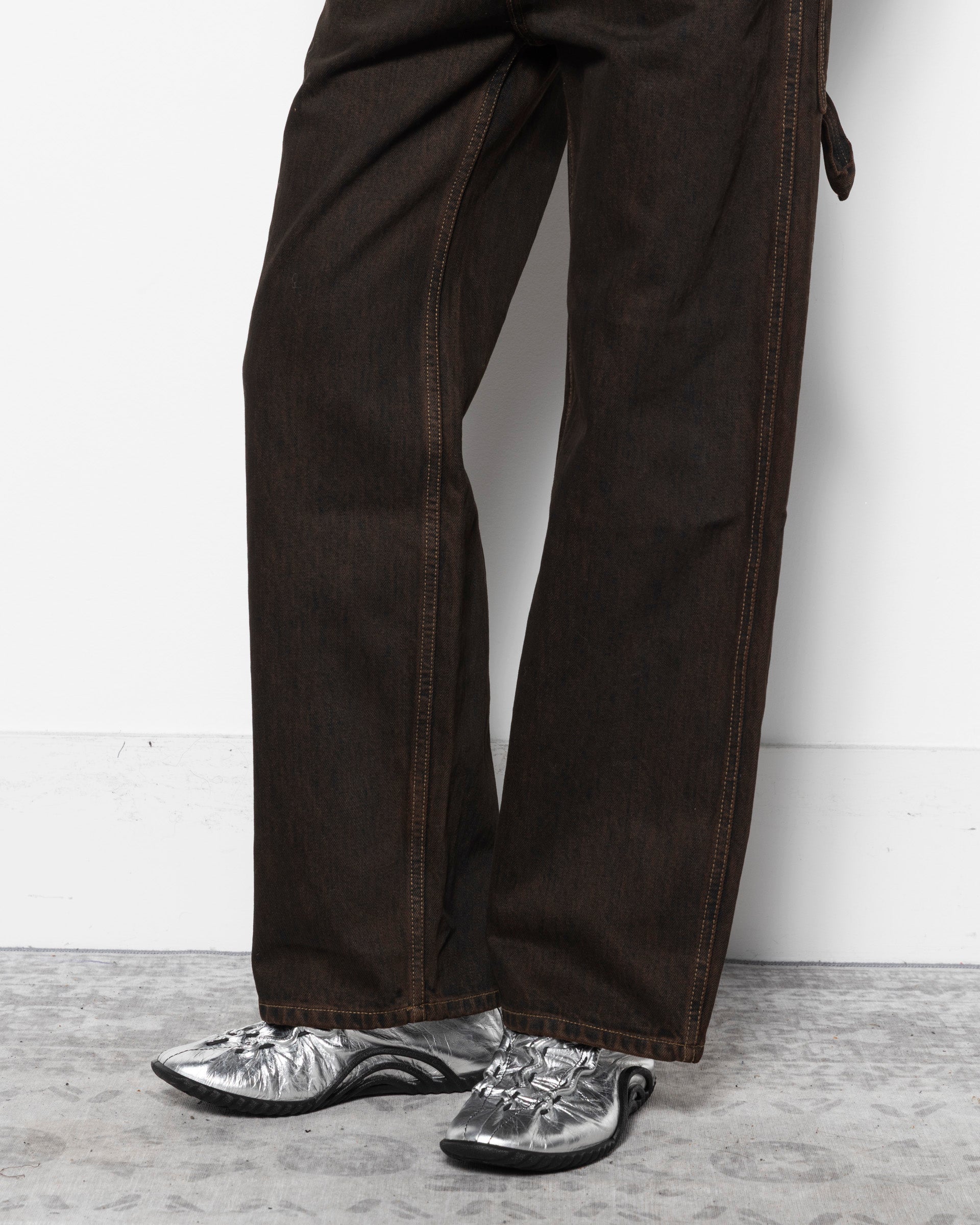 Baggy Jeans in Mud