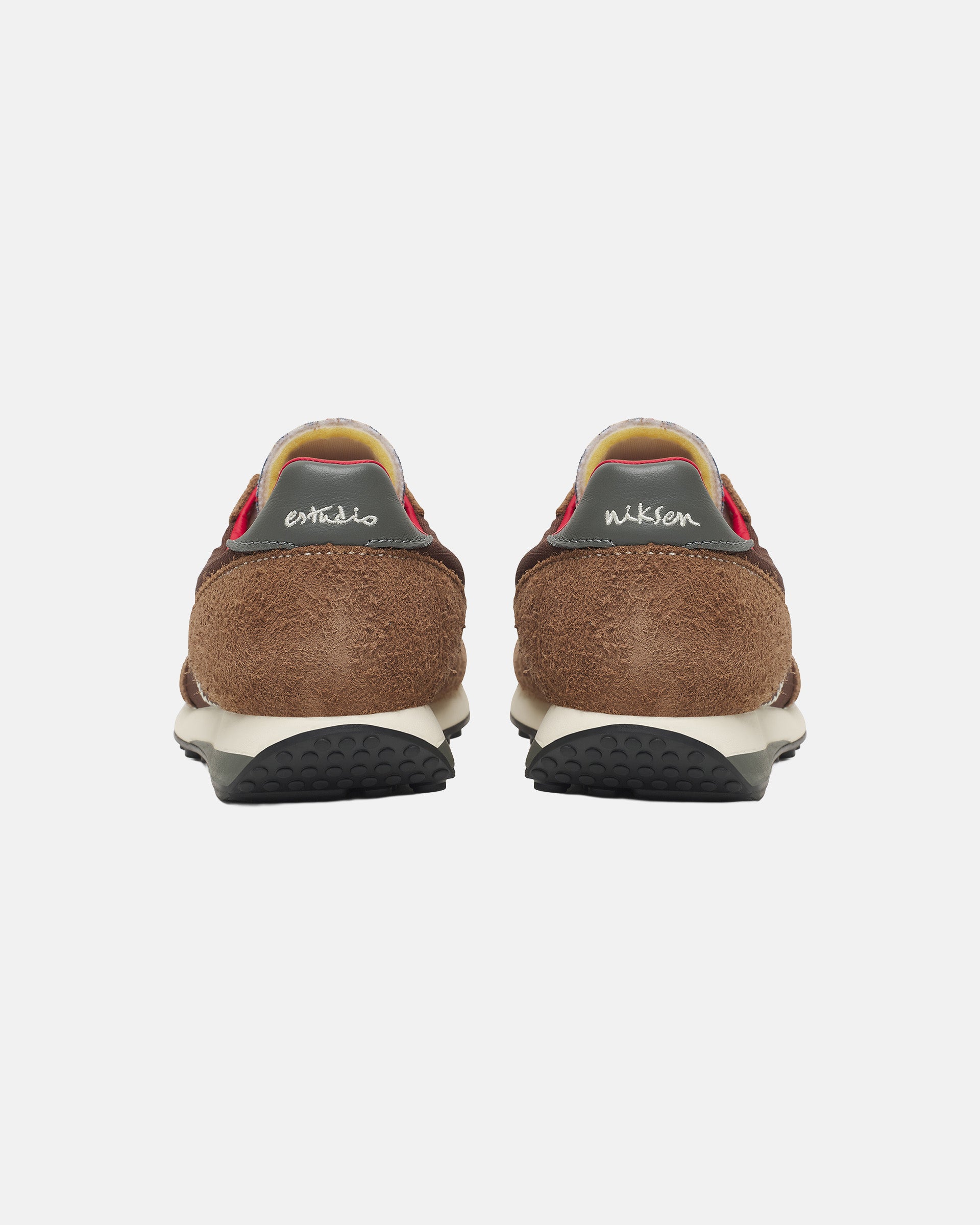 Trainer 80 in Mocha/White
