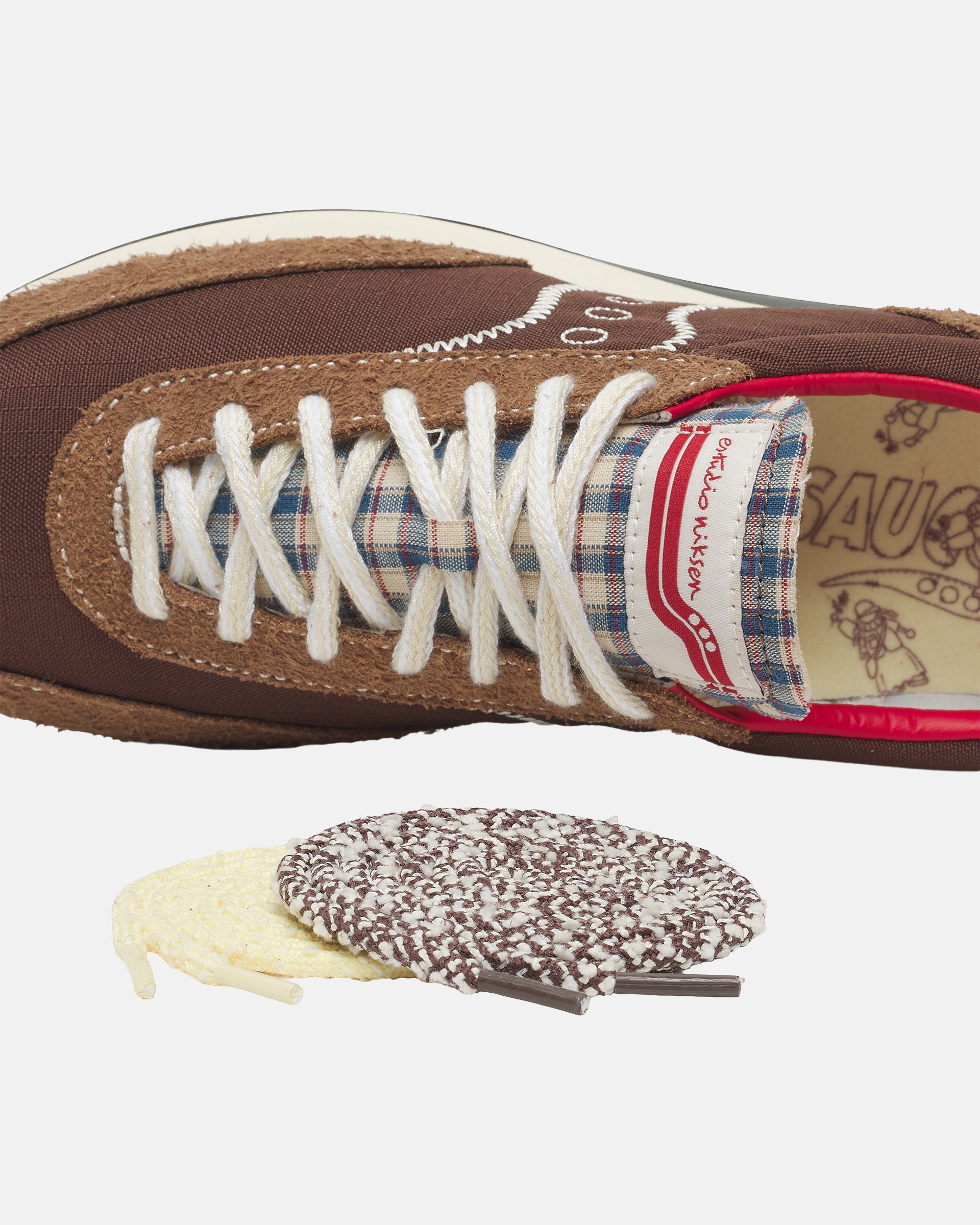 Trainer 80 in Mocha/White