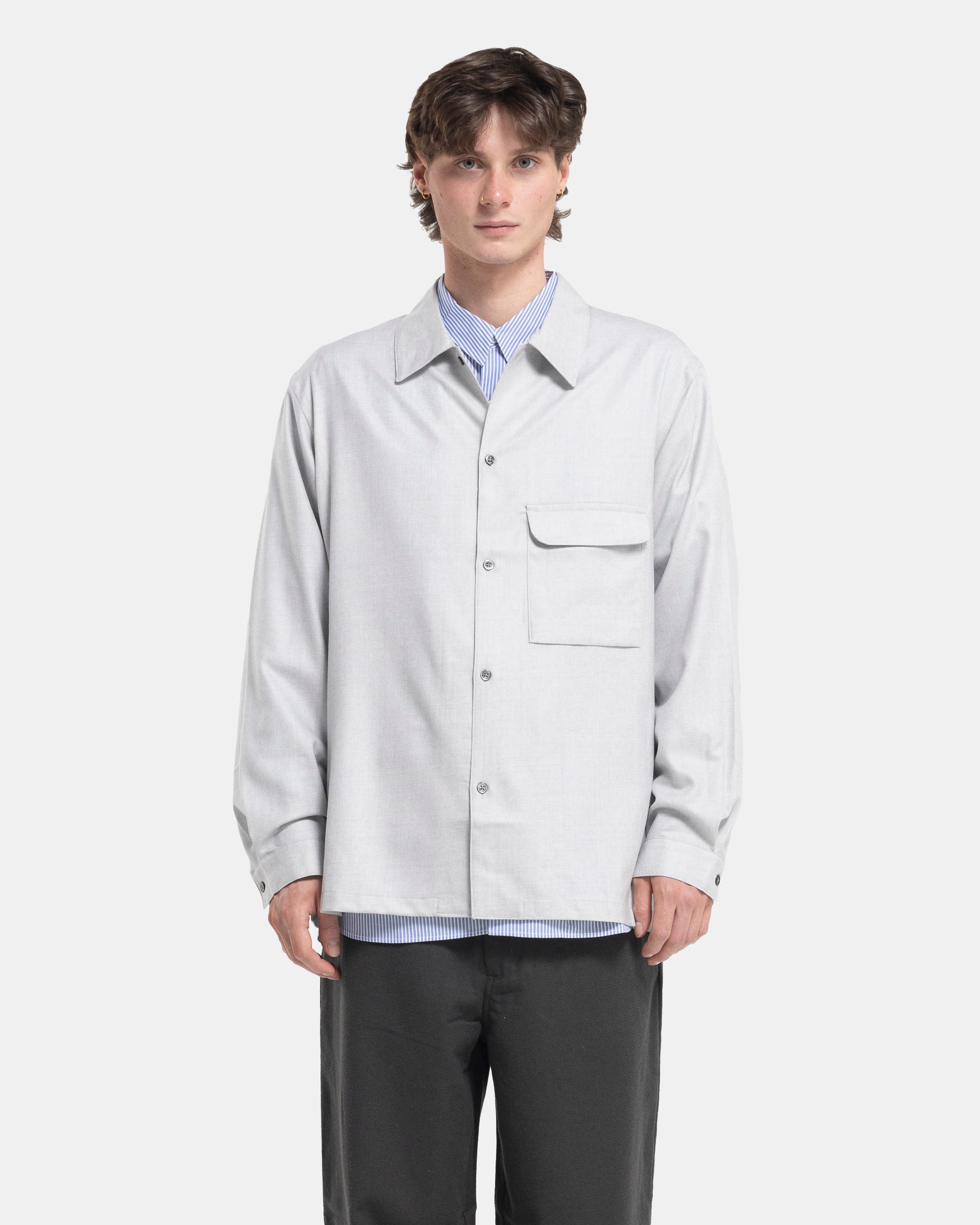 Flat Bottom Wool Shirt in Light Grey