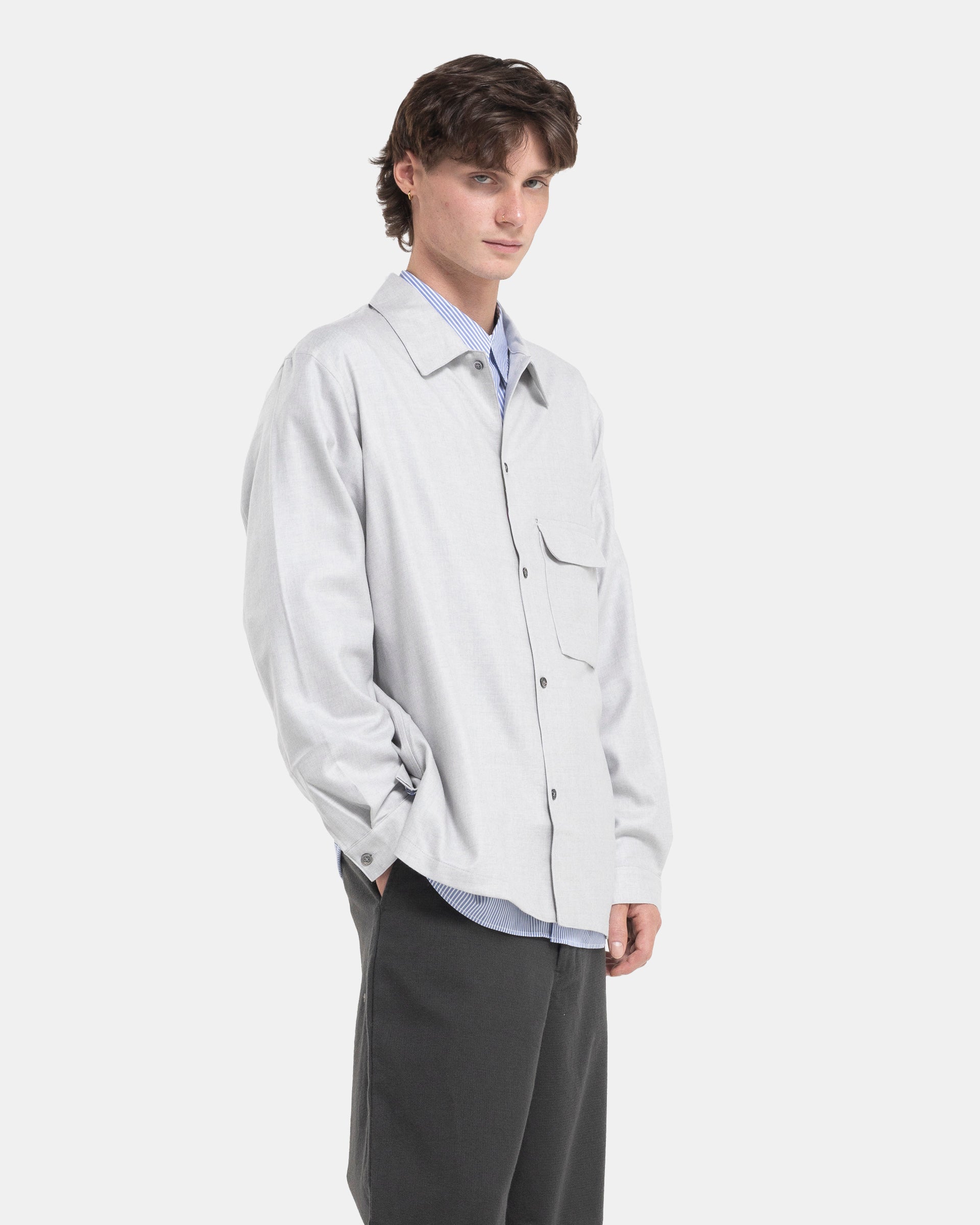 Flat Bottom Wool Shirt in Light Grey