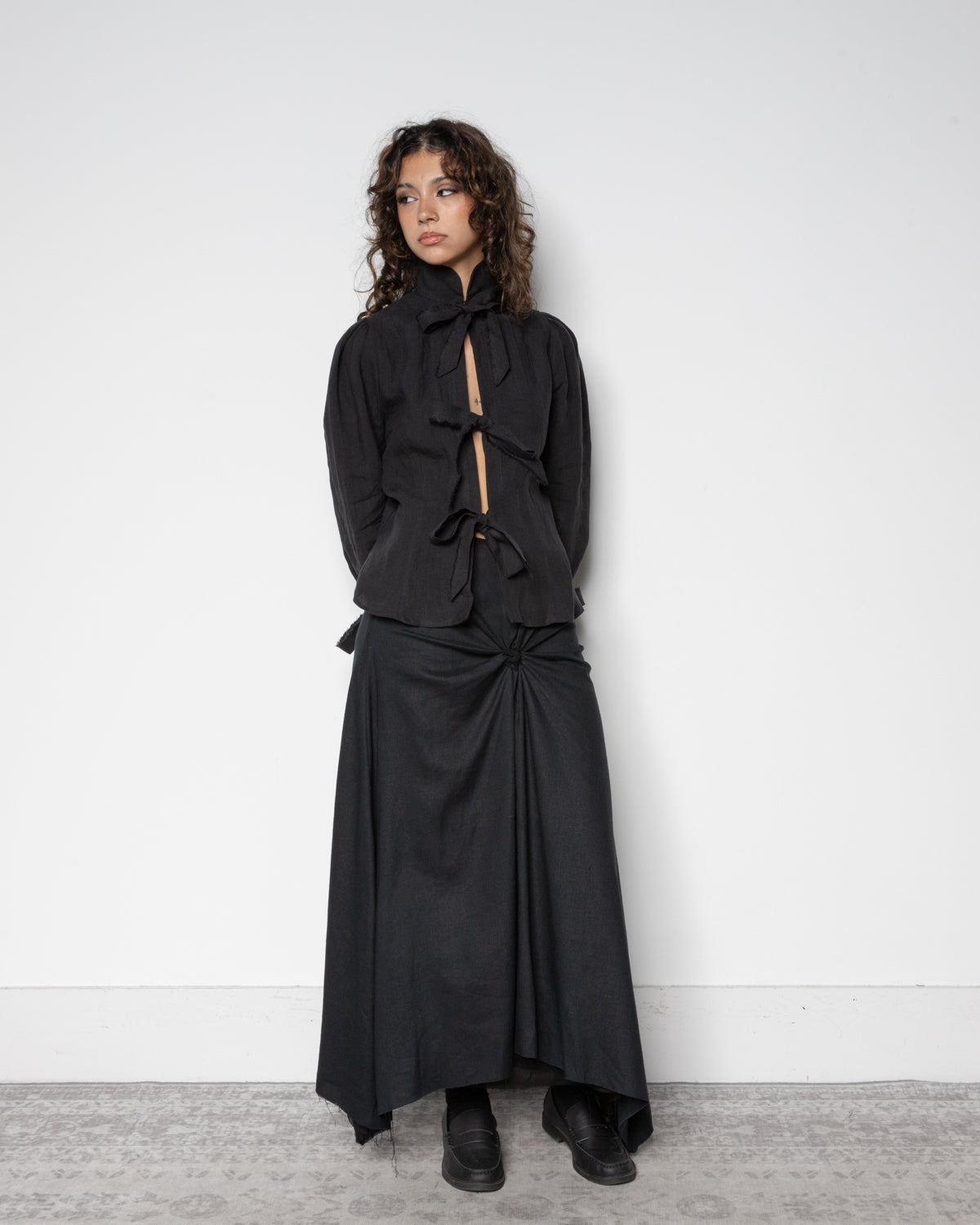 Drag Me Skirt in Black