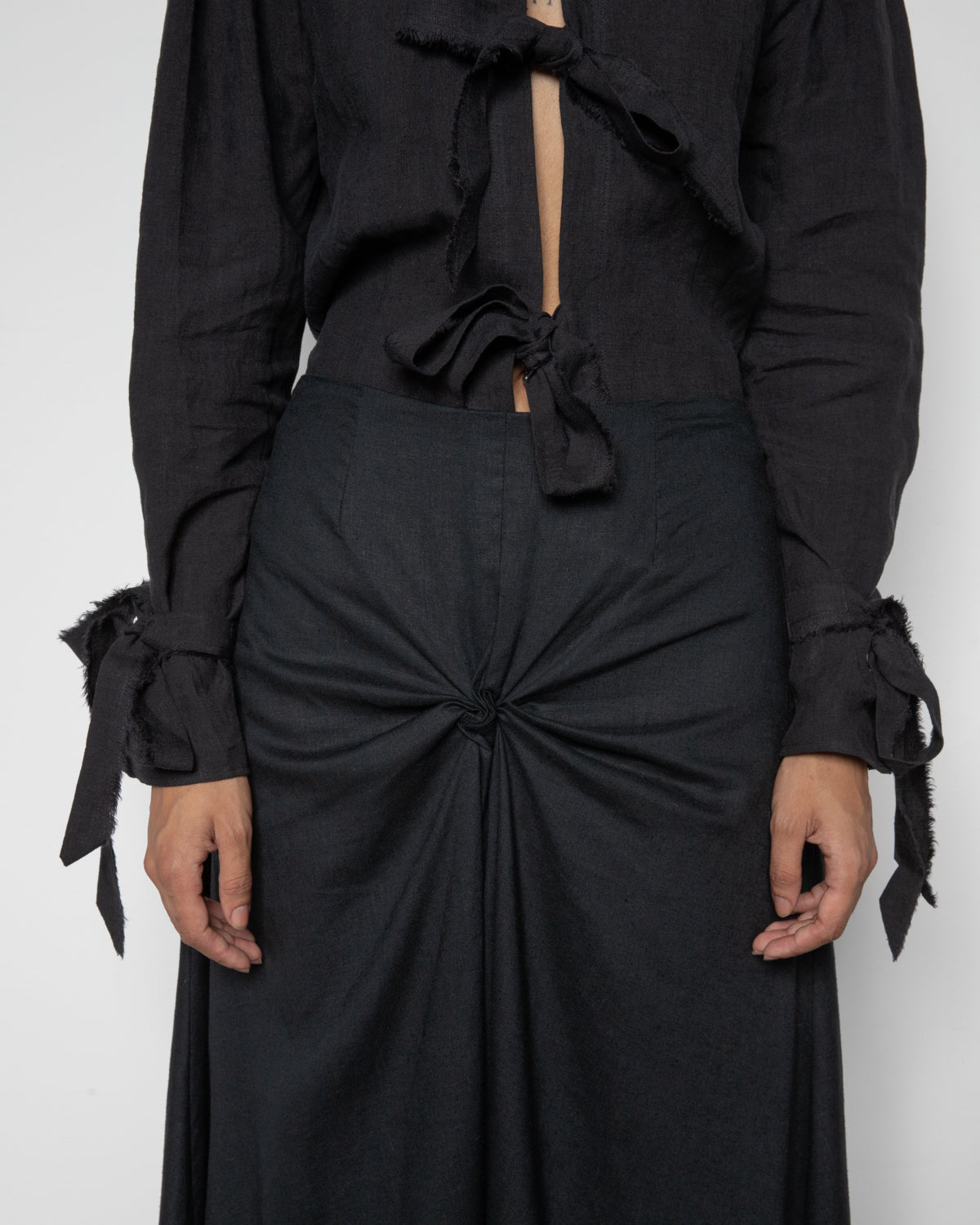 Drag Me Skirt in Black